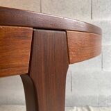 Scandinavian round table