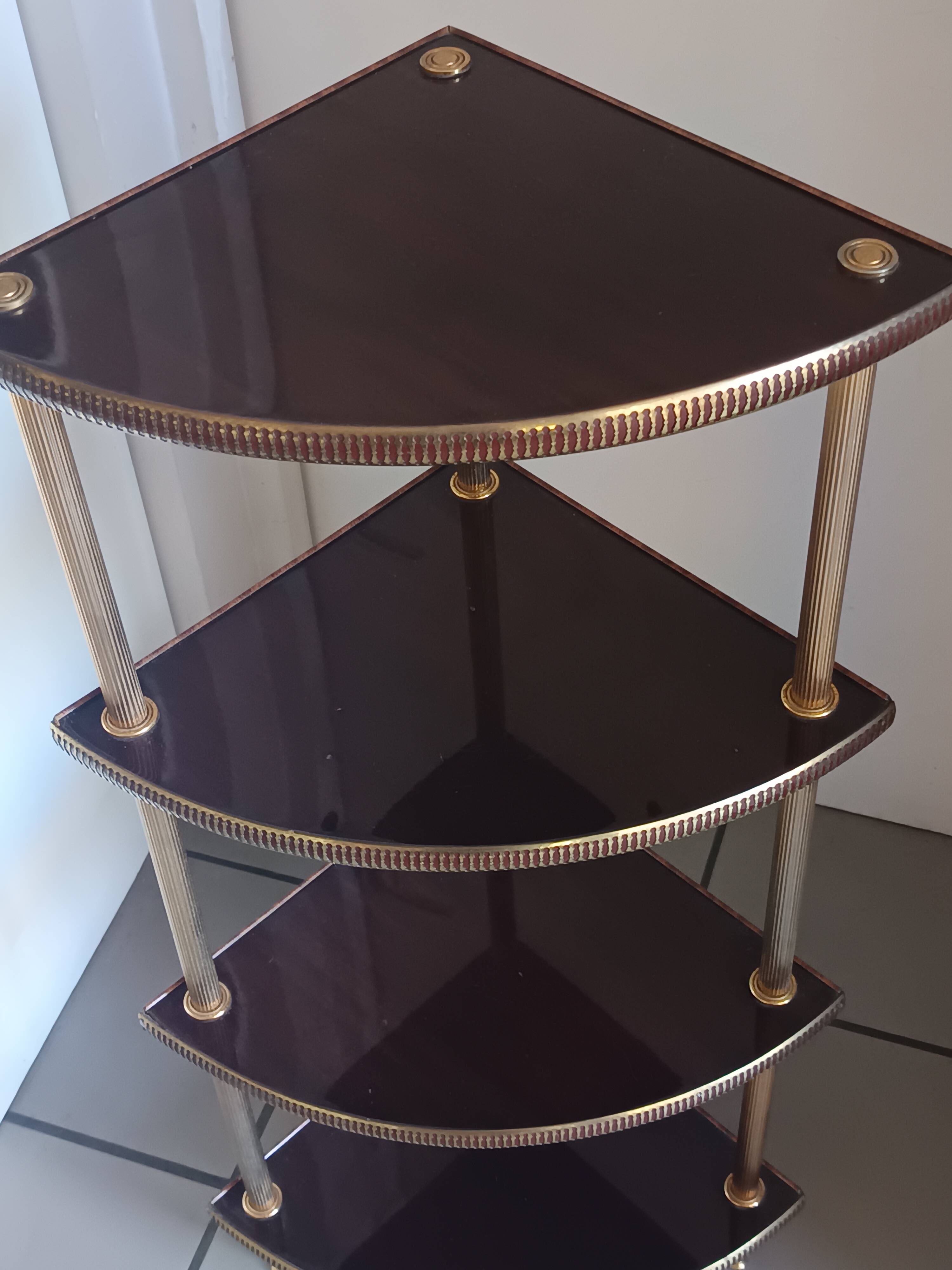 Étagère d’angle vintage 4 niveaux en bois et laiton