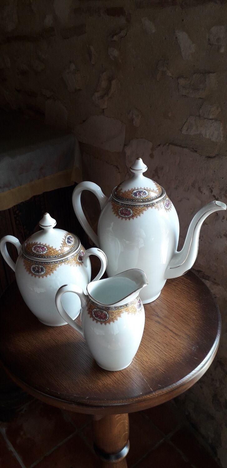 Complete coffee service in Limoges porcelain