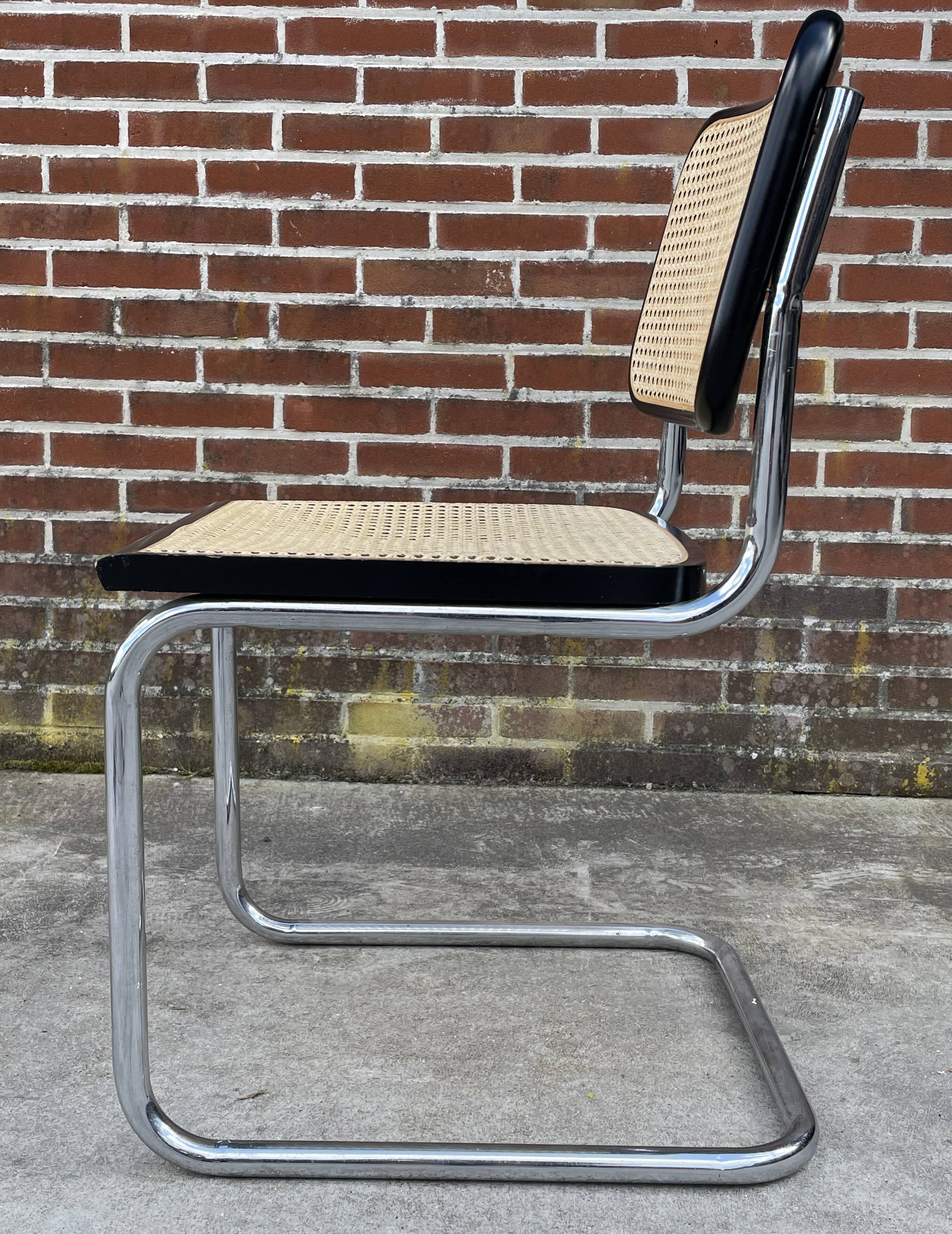 Cesca chair b32 model in blak and wood by Marcel Breuer