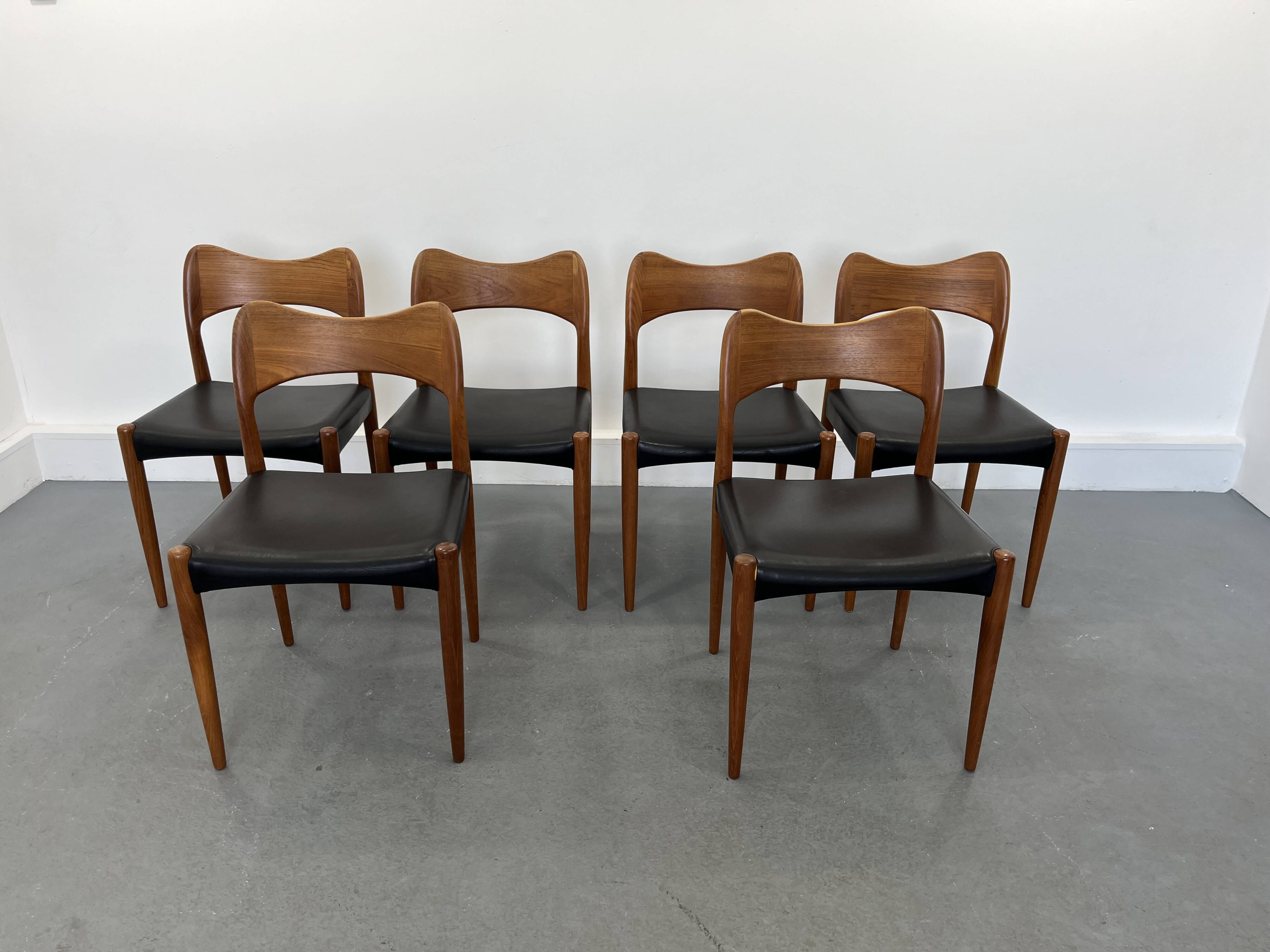 Set of 6 model 71 teak dining chairs by Niels O Møller for JL Møllers 1950s