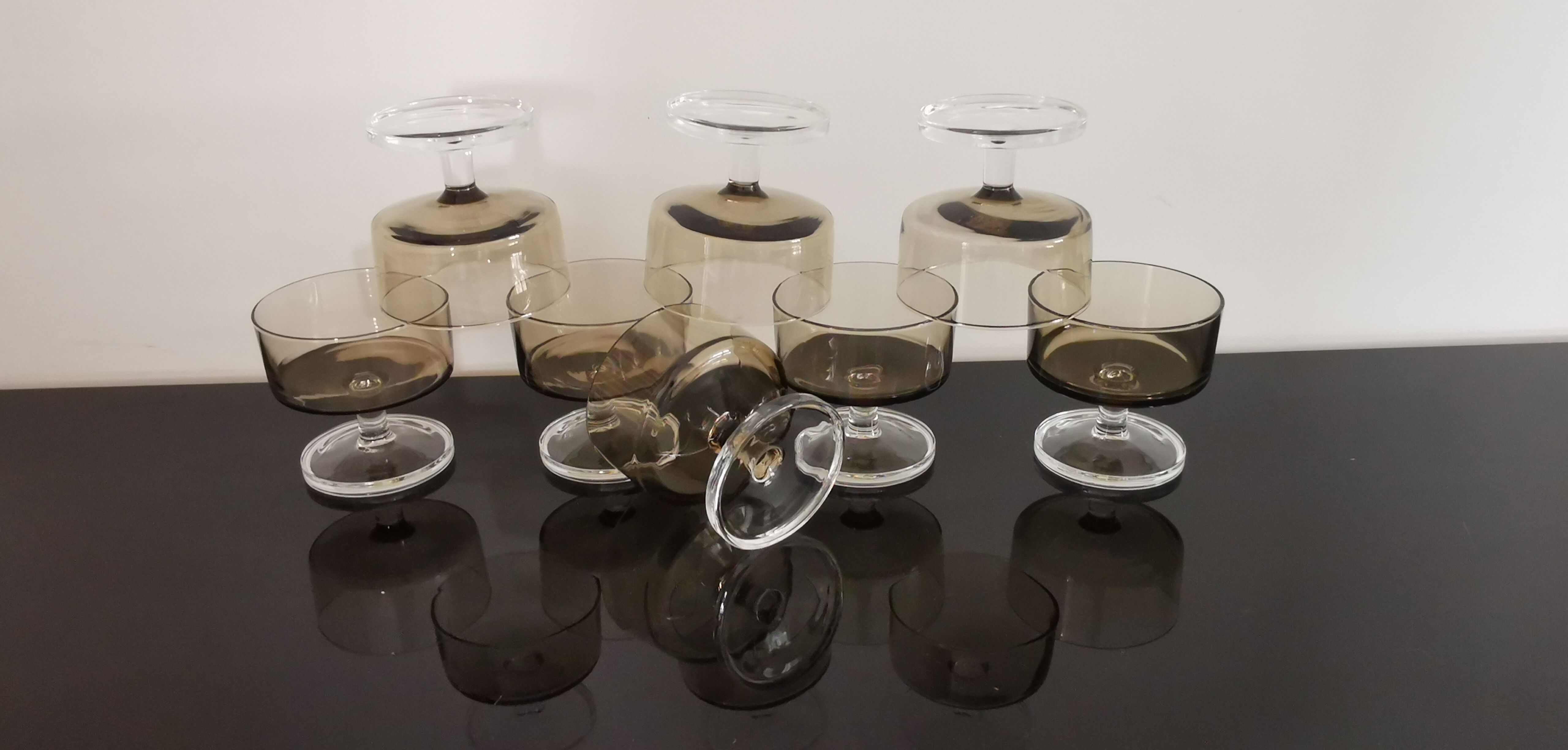 Set of 8 glasses of cavalier Luminarc smoked vintage 70'S champagne