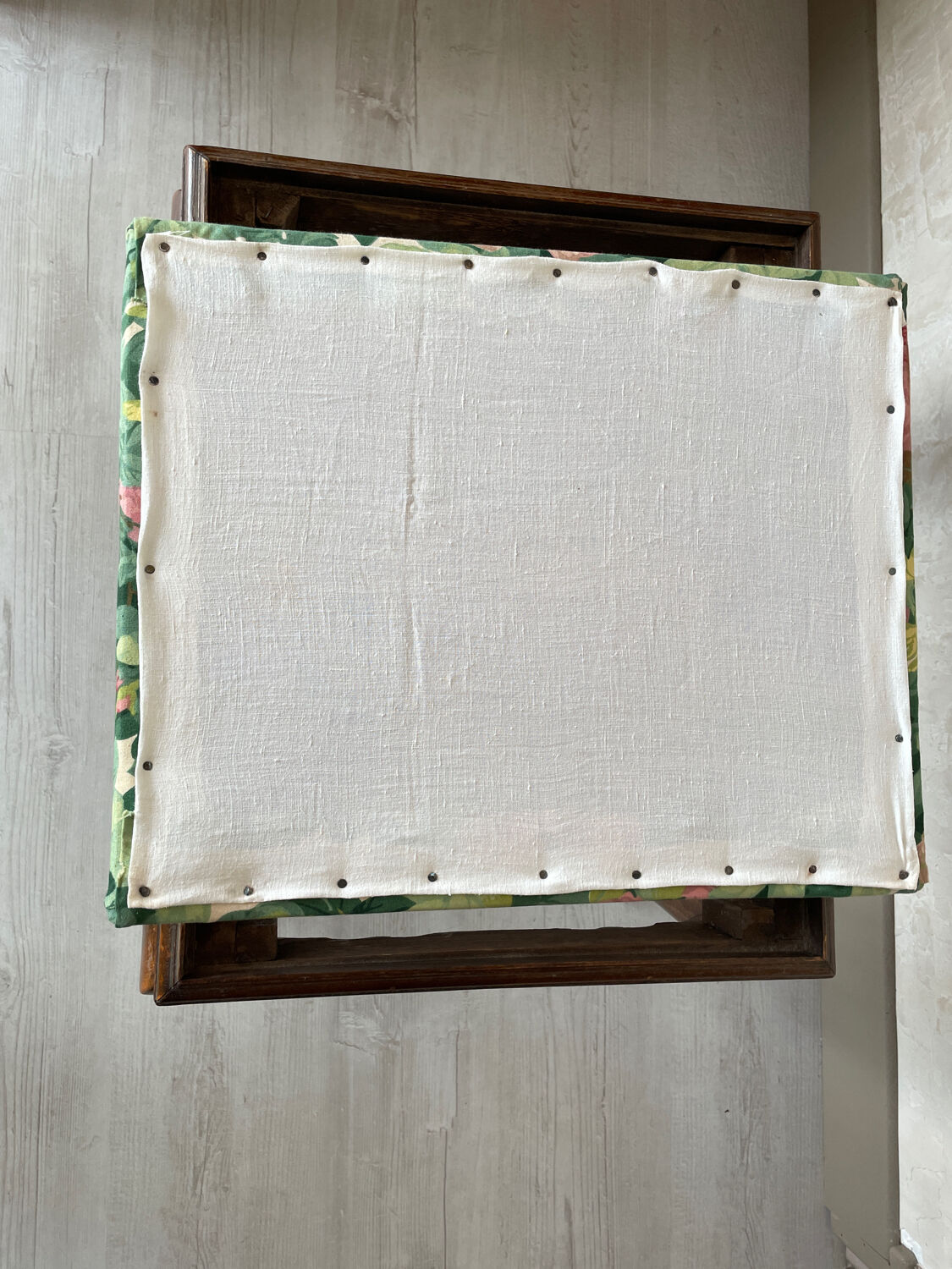 Wooden stool Chippendale