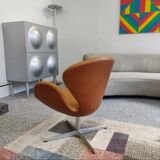 Arne Jacobsen Swan chair by Fritz Hansen