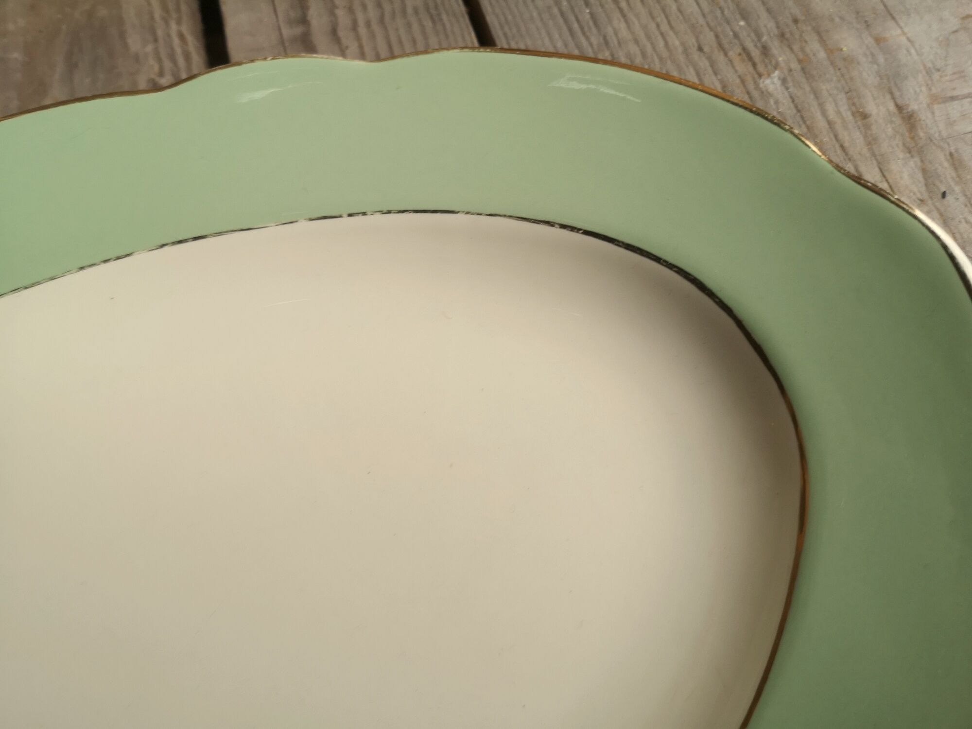 Oval Ceramics Plate Villeroy Boch Green Edge Mint and Gold