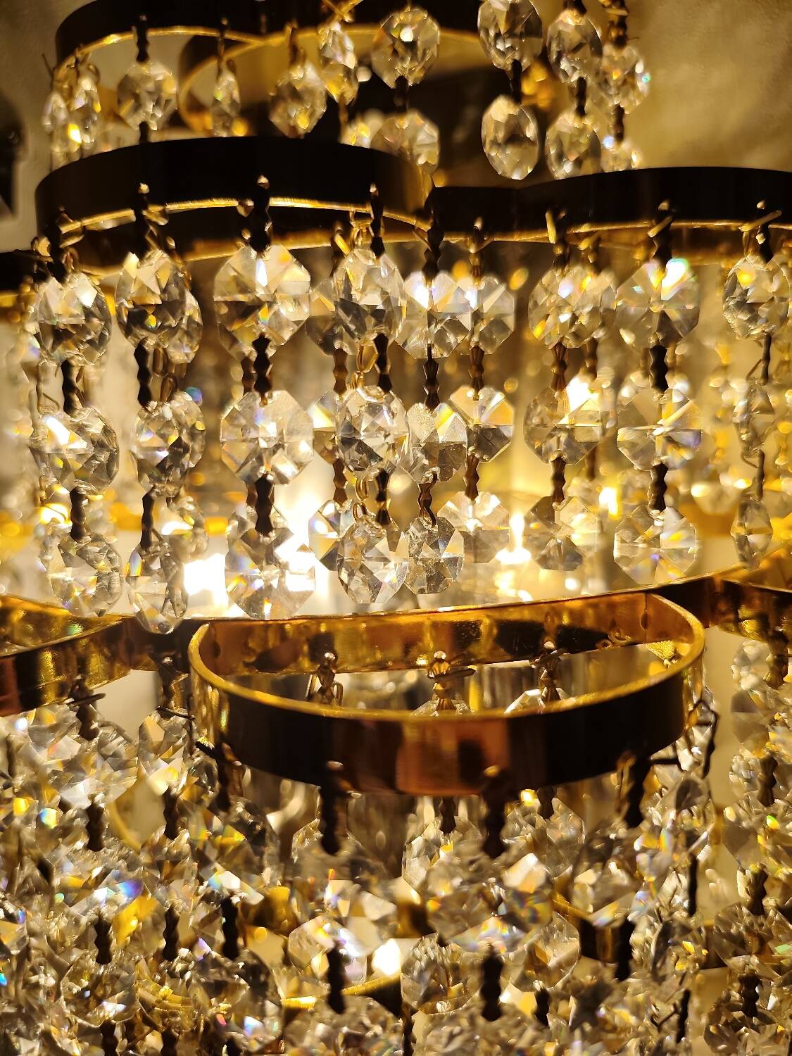 Applique du classique classique des cristaux. Espagne, années 1980.