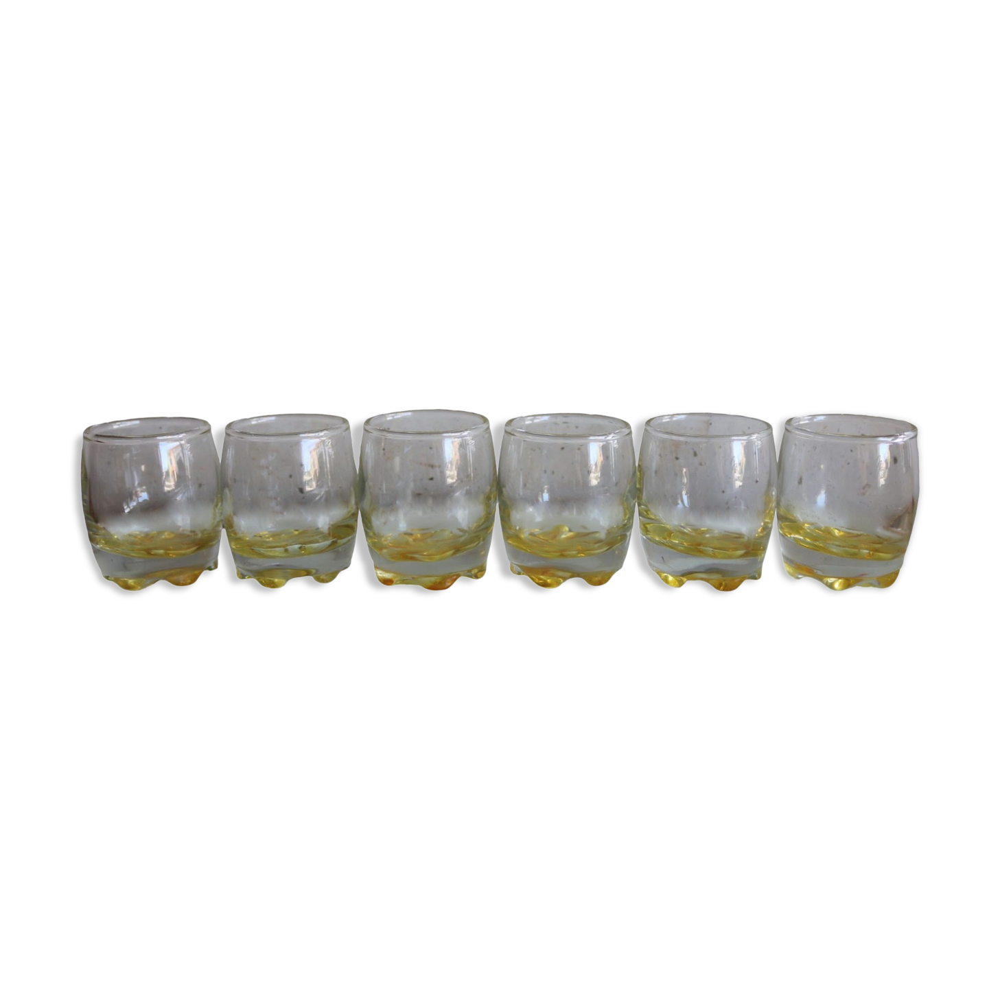 6 yellow shooter glasses / liquor