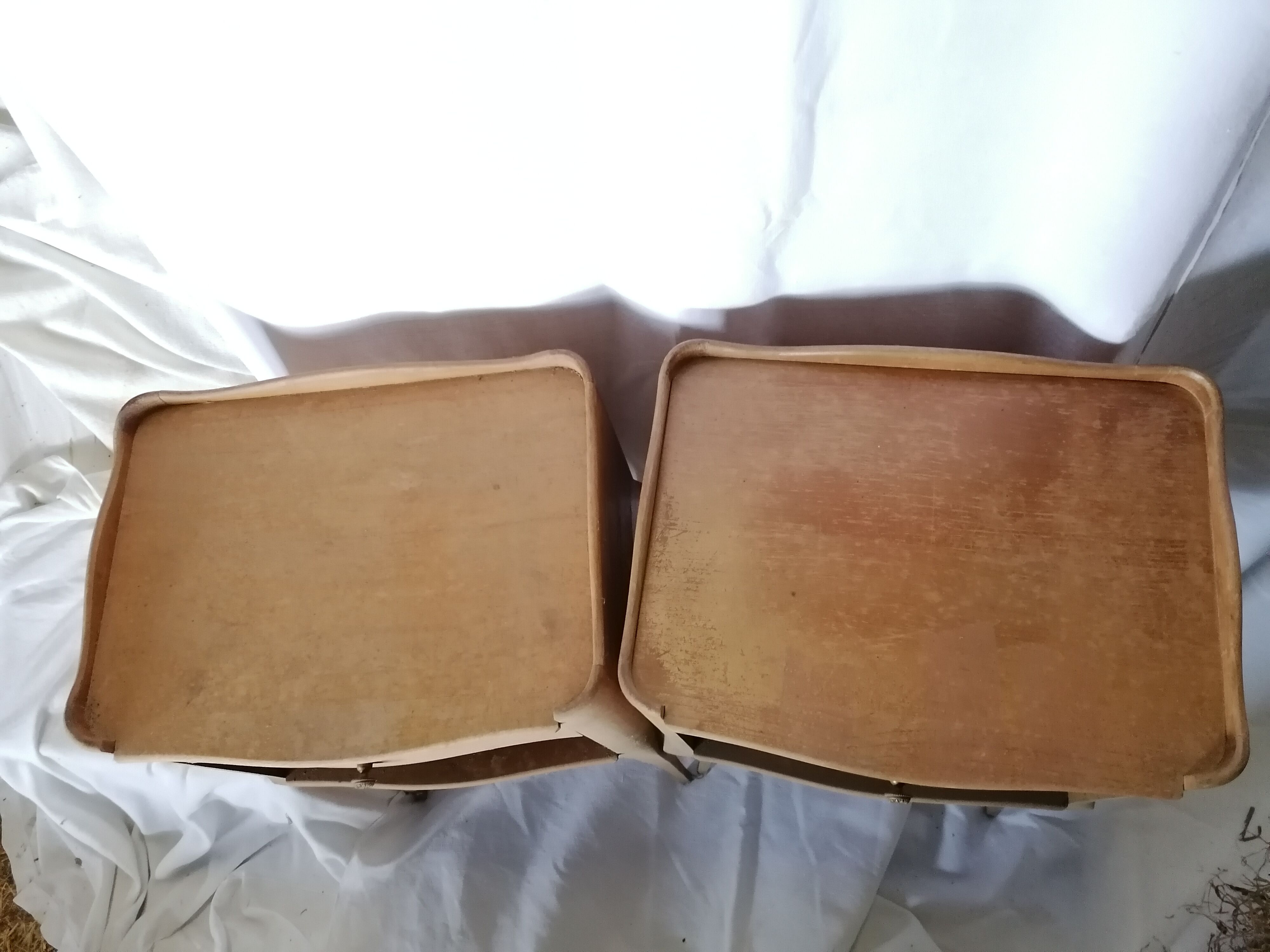 2 bedside tables