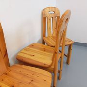 Suite de 4 chaises vintage en pin des années 70 80