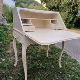 Curved scriban desk