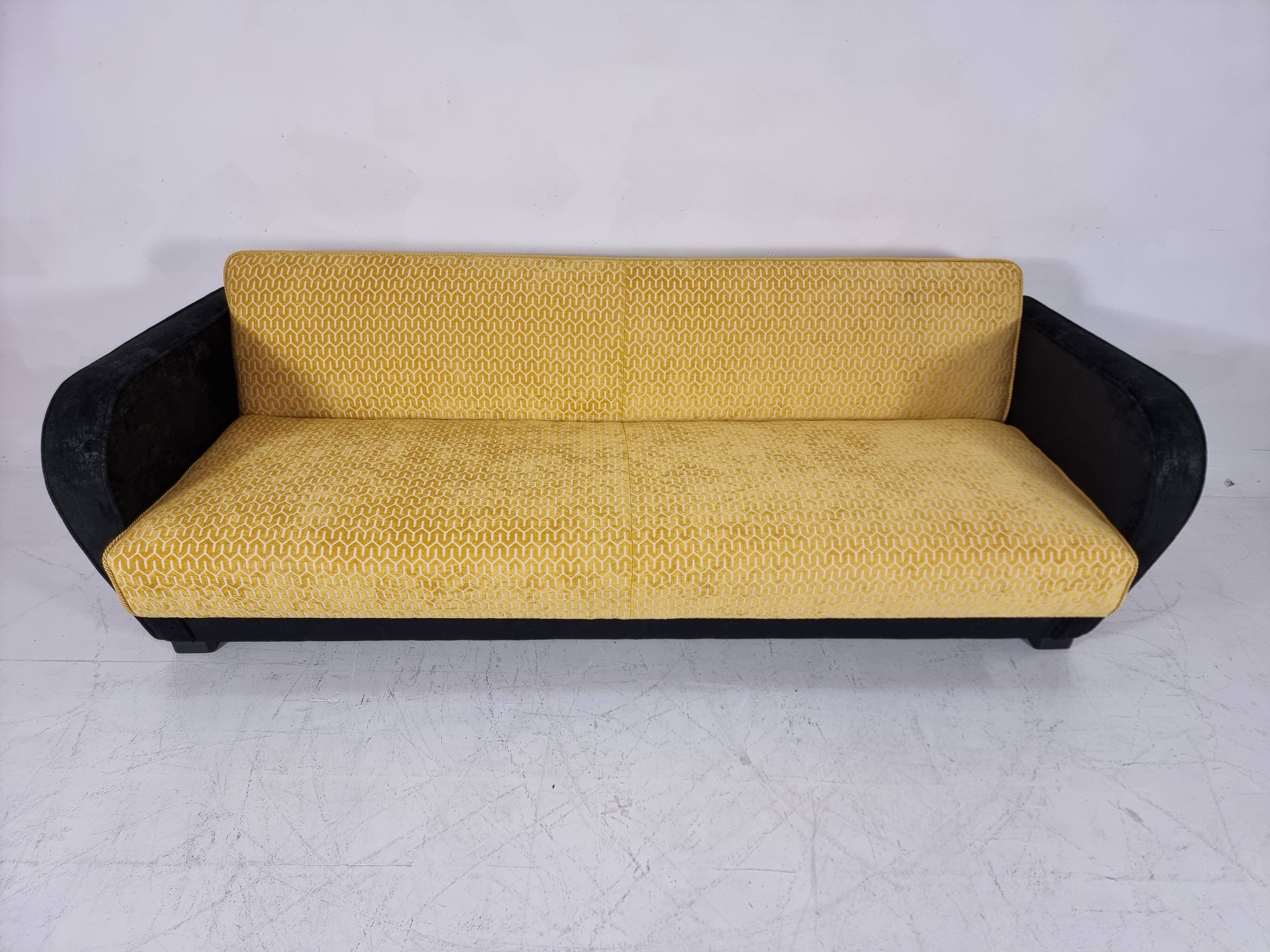 Art Deco Sofa Model H363 by Jindřich Halabala, 1930s