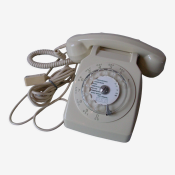 Ancien téléphone SO.CO.TEL 63 de 1982 ivoire modèle à cadran