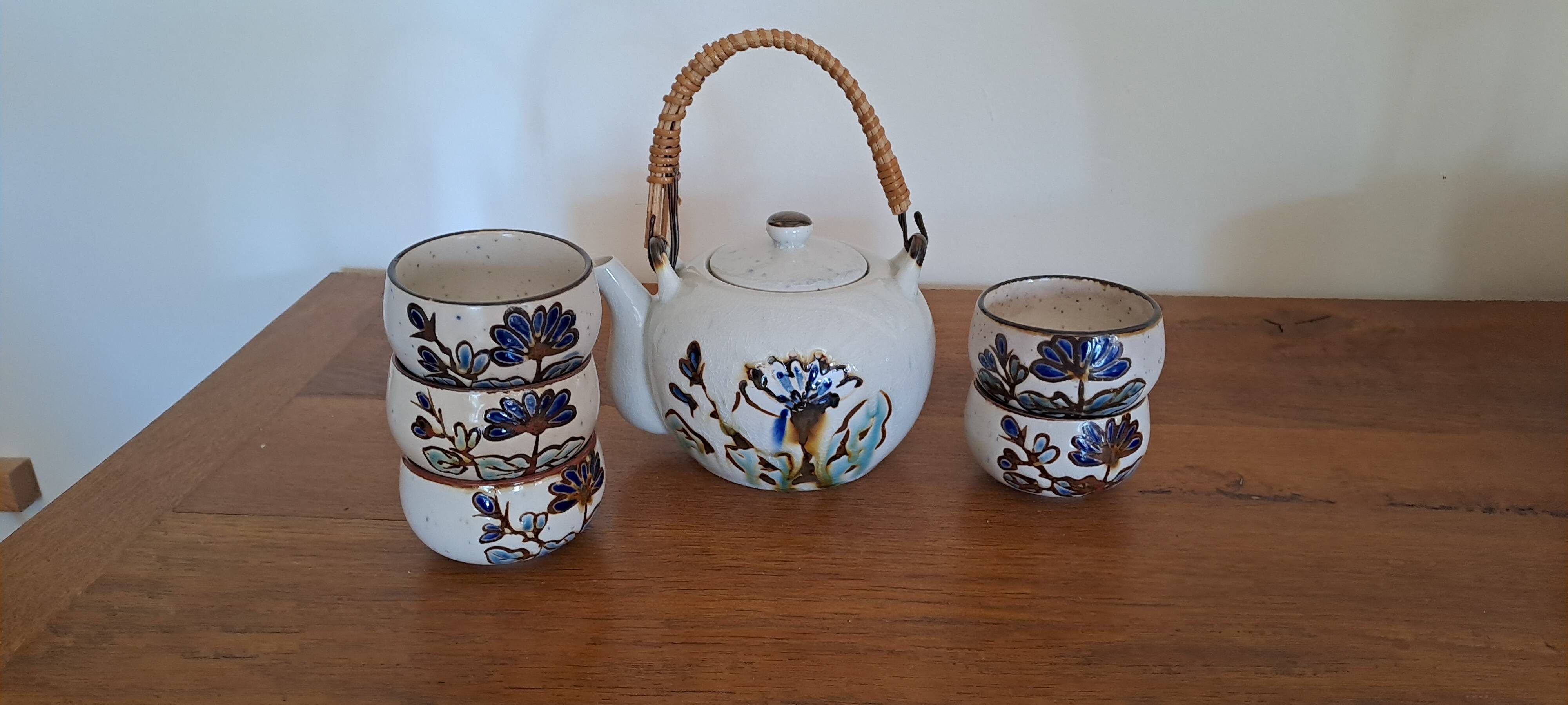 Artisanal tea service