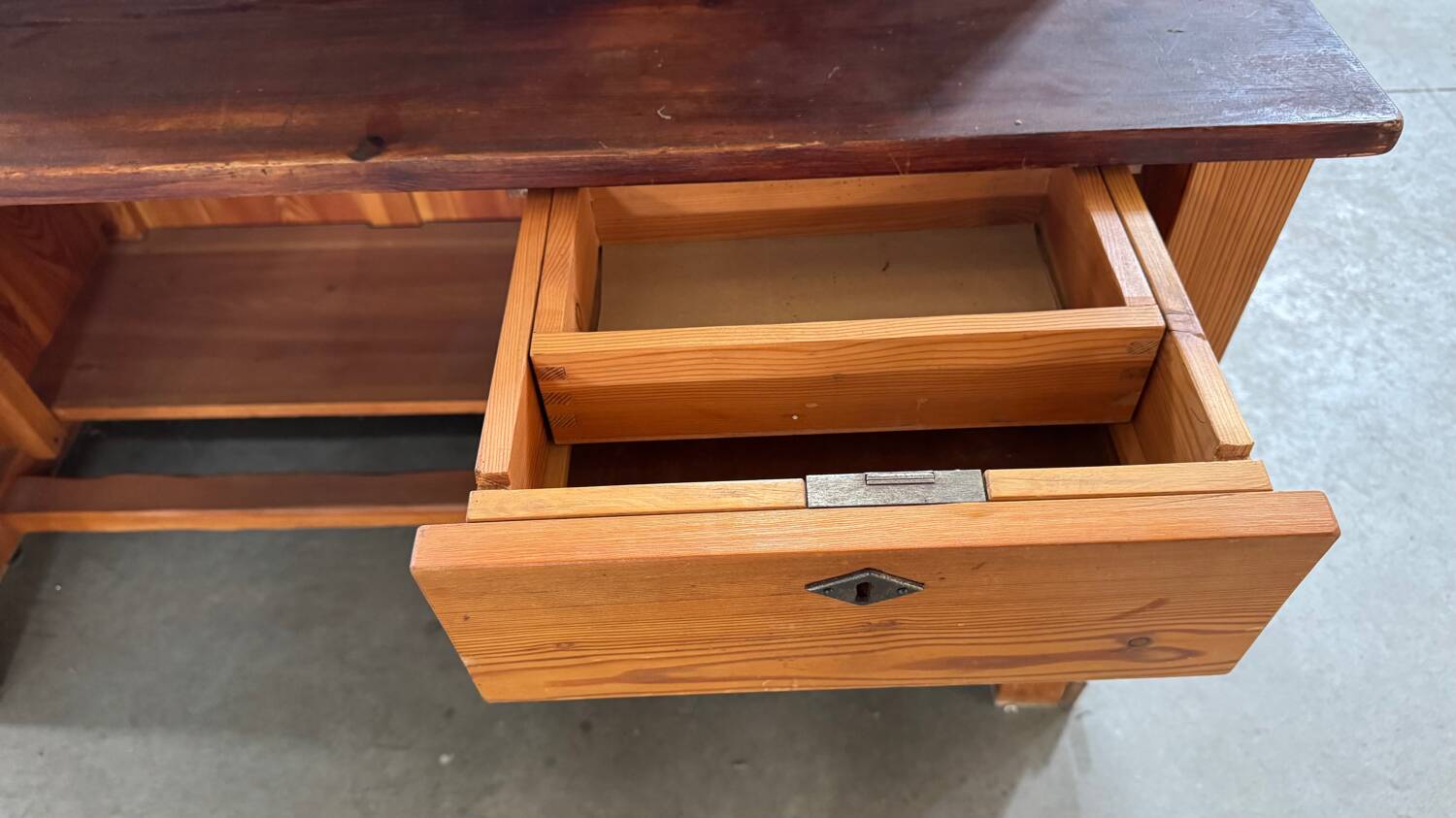 Vintage pichepin desk