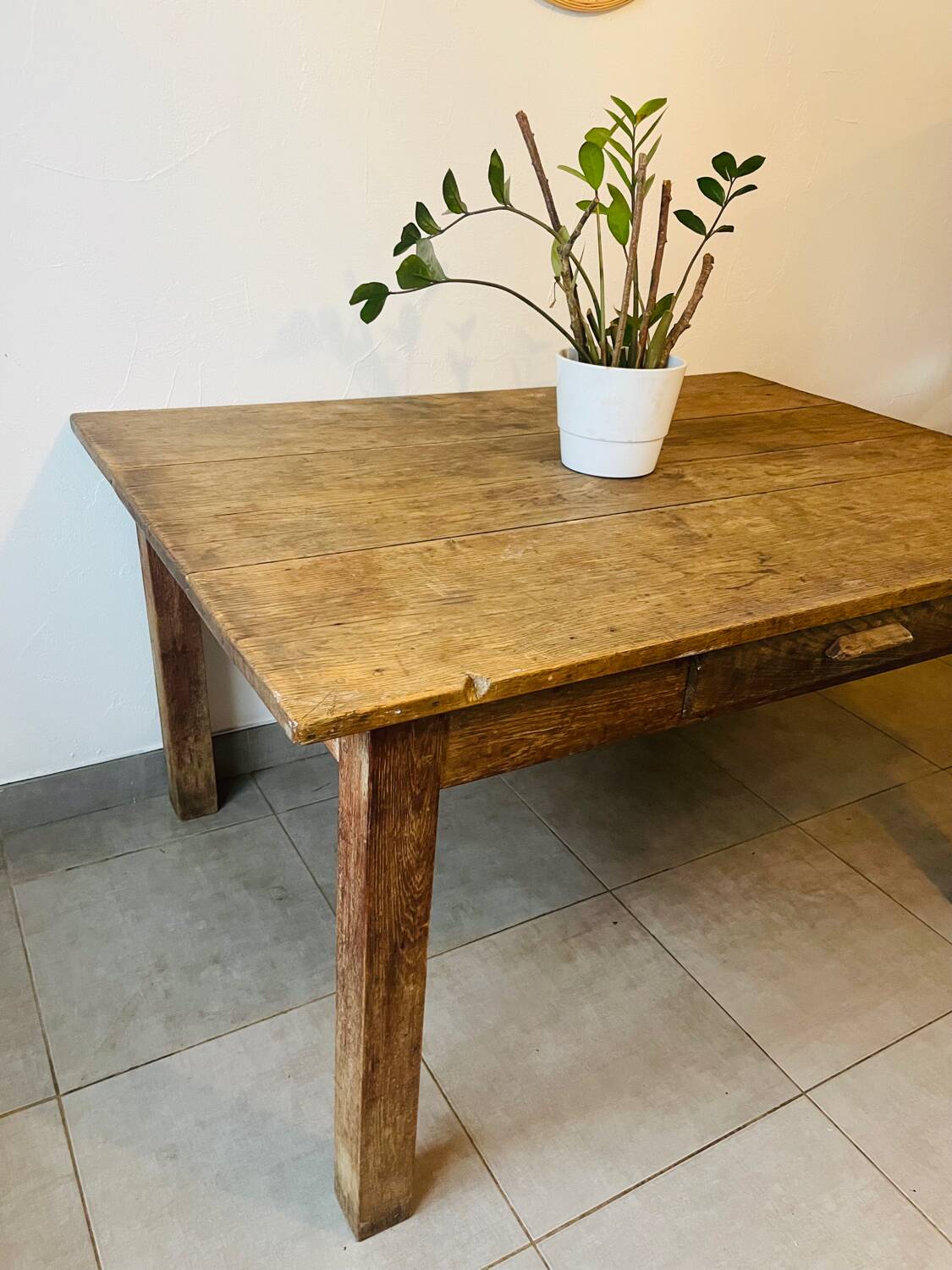 Très belle table de ferme vintage en bois massif