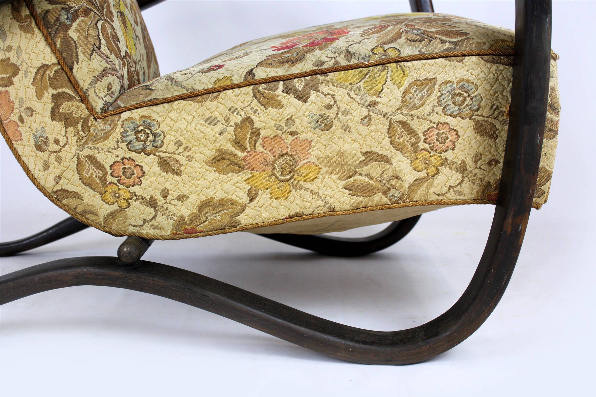 H-269 Lounge Chair by Jindřich Halabala, 1930s
