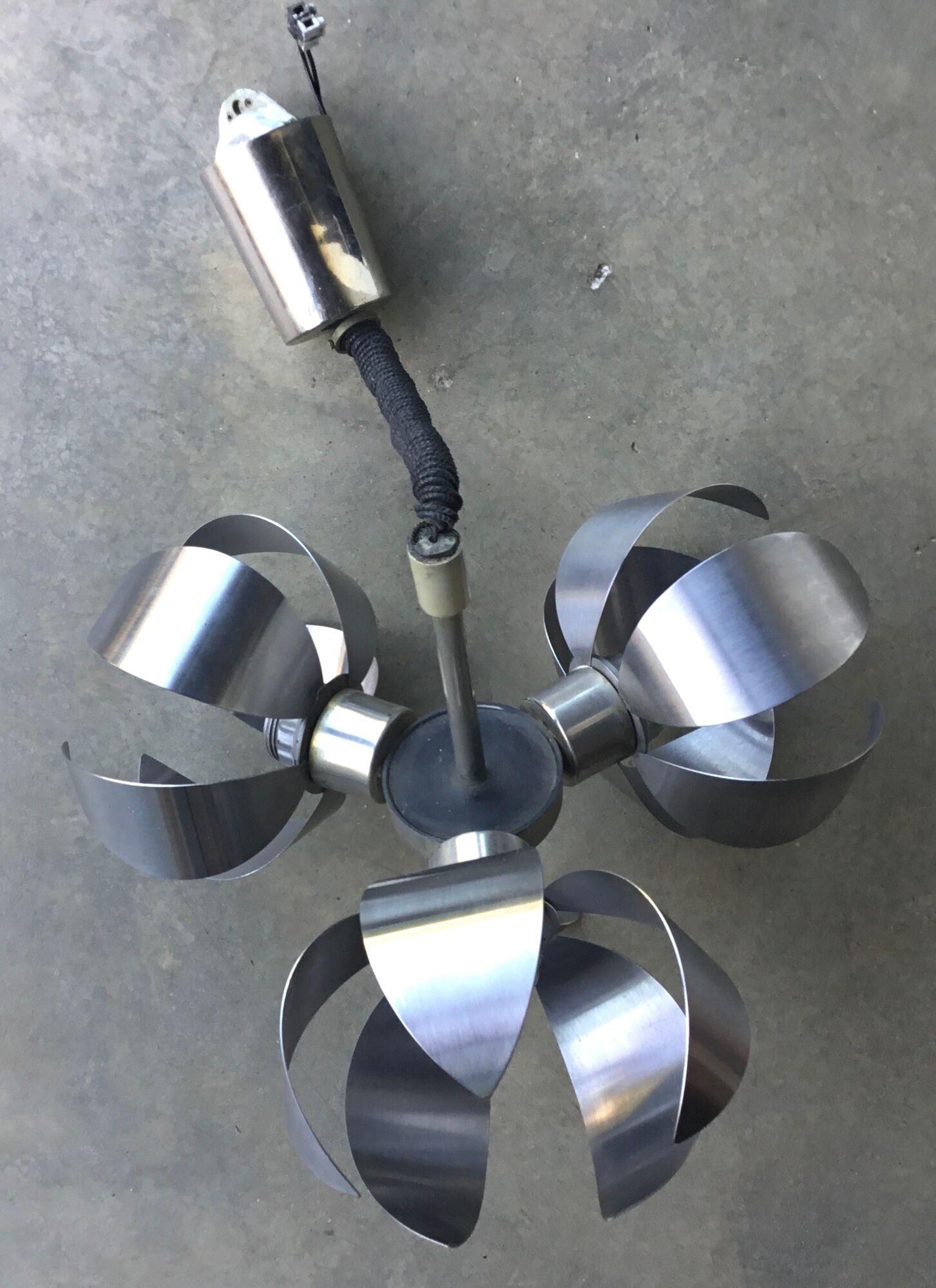 Space-age pendant lamp with 3 stainless steel lights and brushed aluminum adjustable in height - design 1970