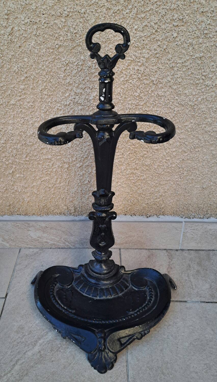 Cast iron umbrella stand
