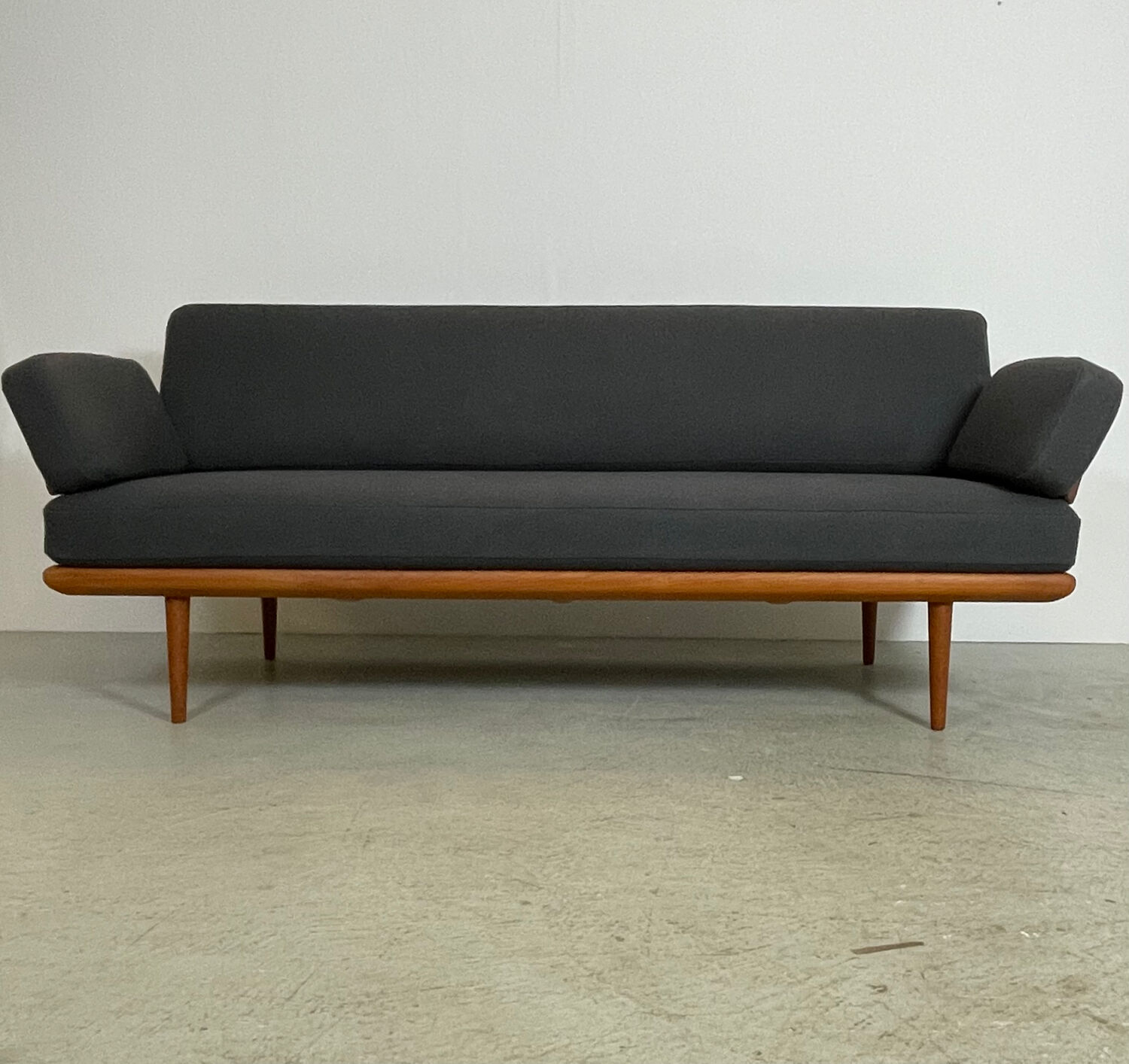 Daybed 3 places modèle Minerva par Hvidt & Molgaard