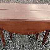 Large table, dining room, with 5 extensions, 8 feet.wood