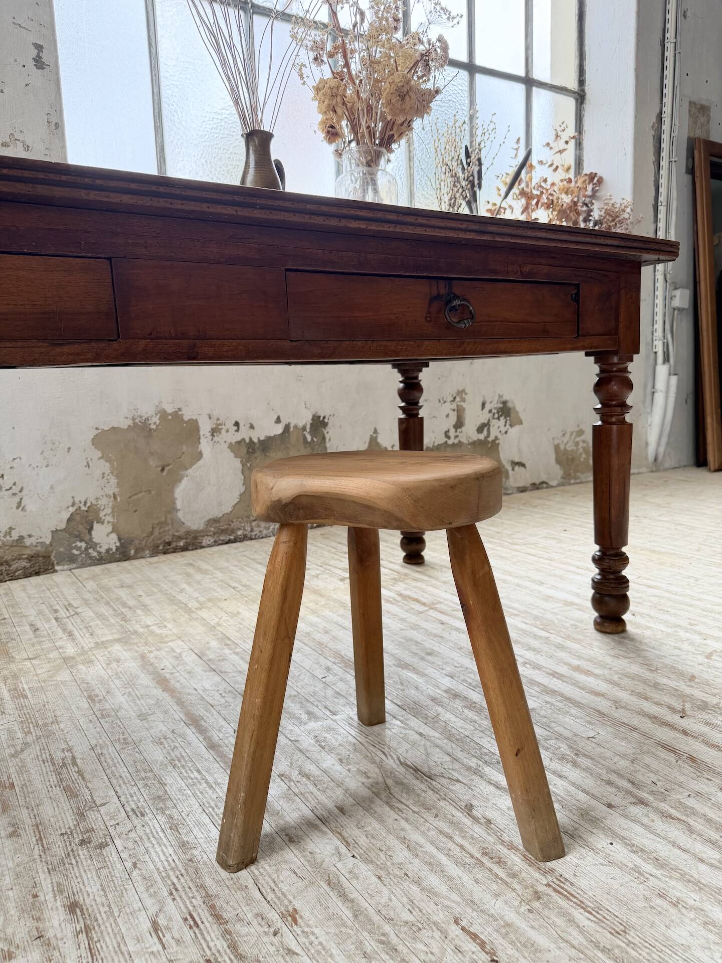 Table de ferme ou table de drapier noyer massif 1900