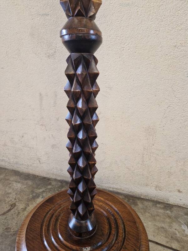 Oak floor lamp - In the style of Charles Dudouyt - Brutalist design