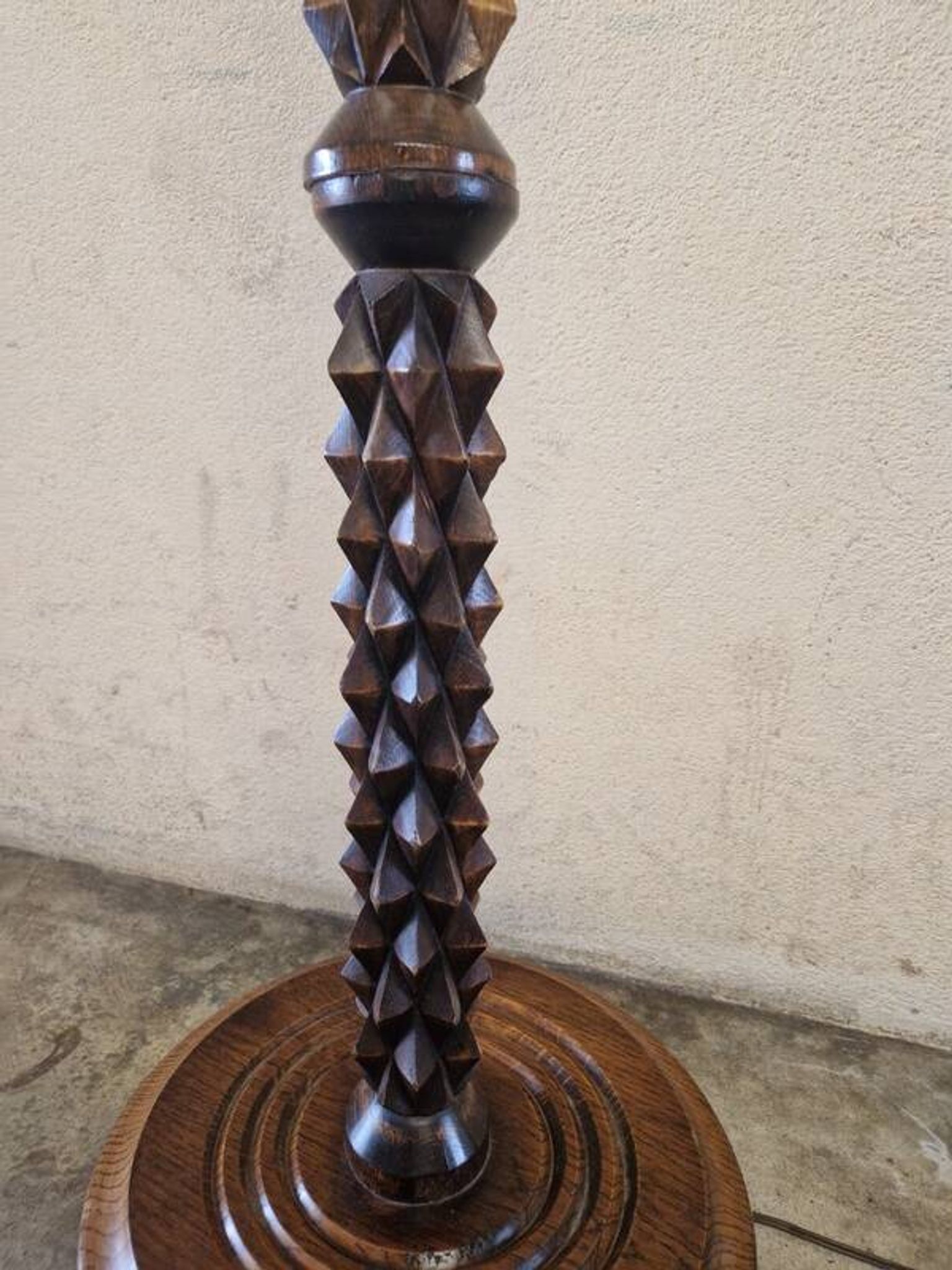 Oak floor lamp - In the style of Charles Dudouyt - Brutalist design