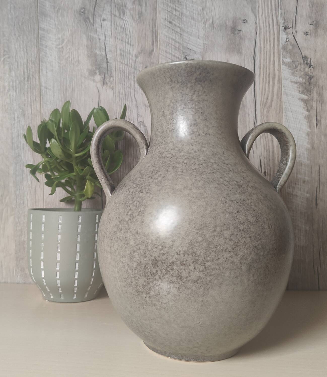 Max Ildas ceramic vase