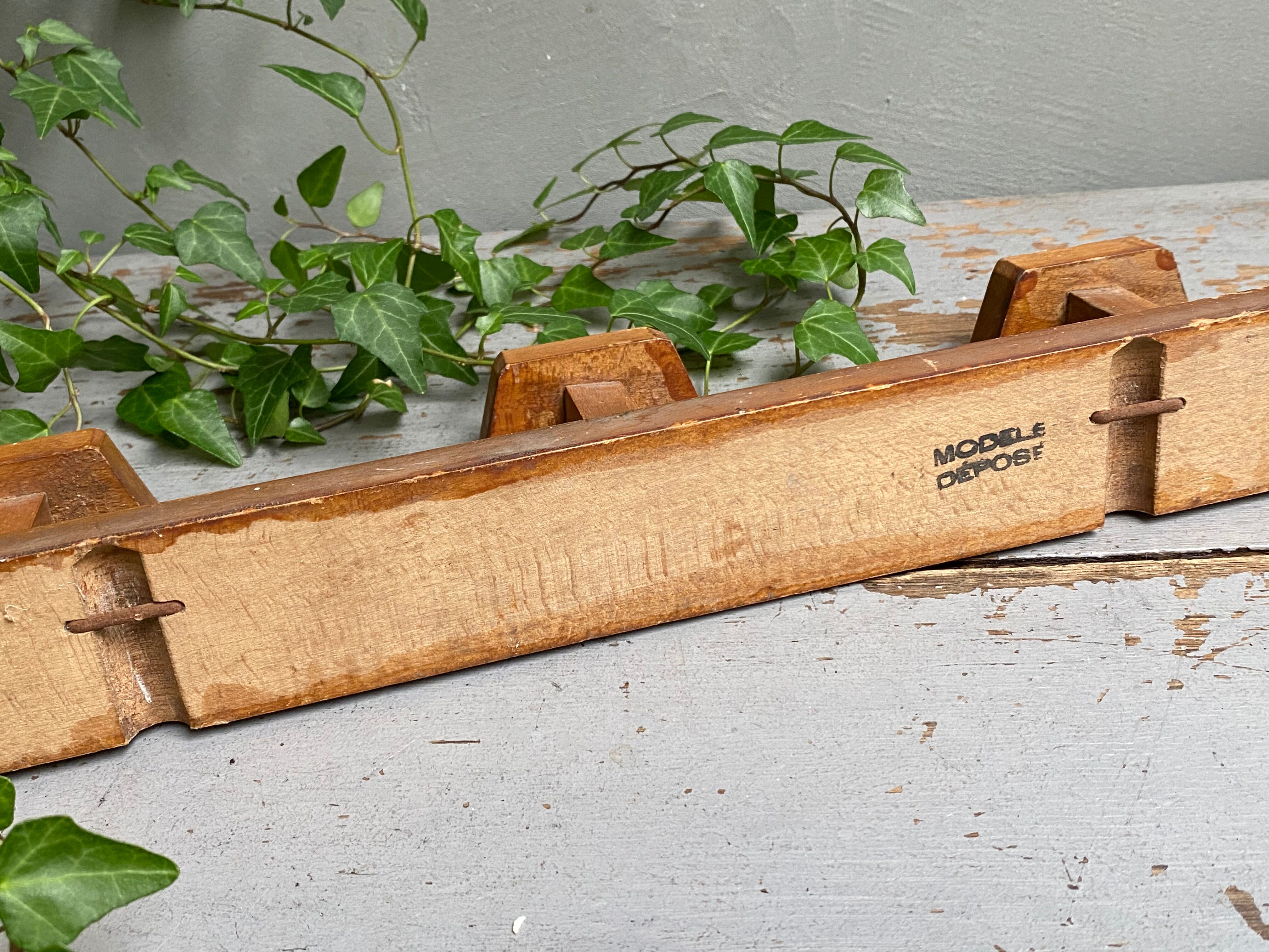 Vintage school patère