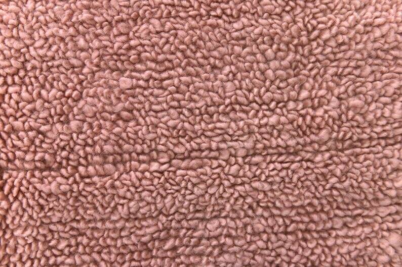 Handmade Berber rug with pink patterns, size 1.5/2.5 m.