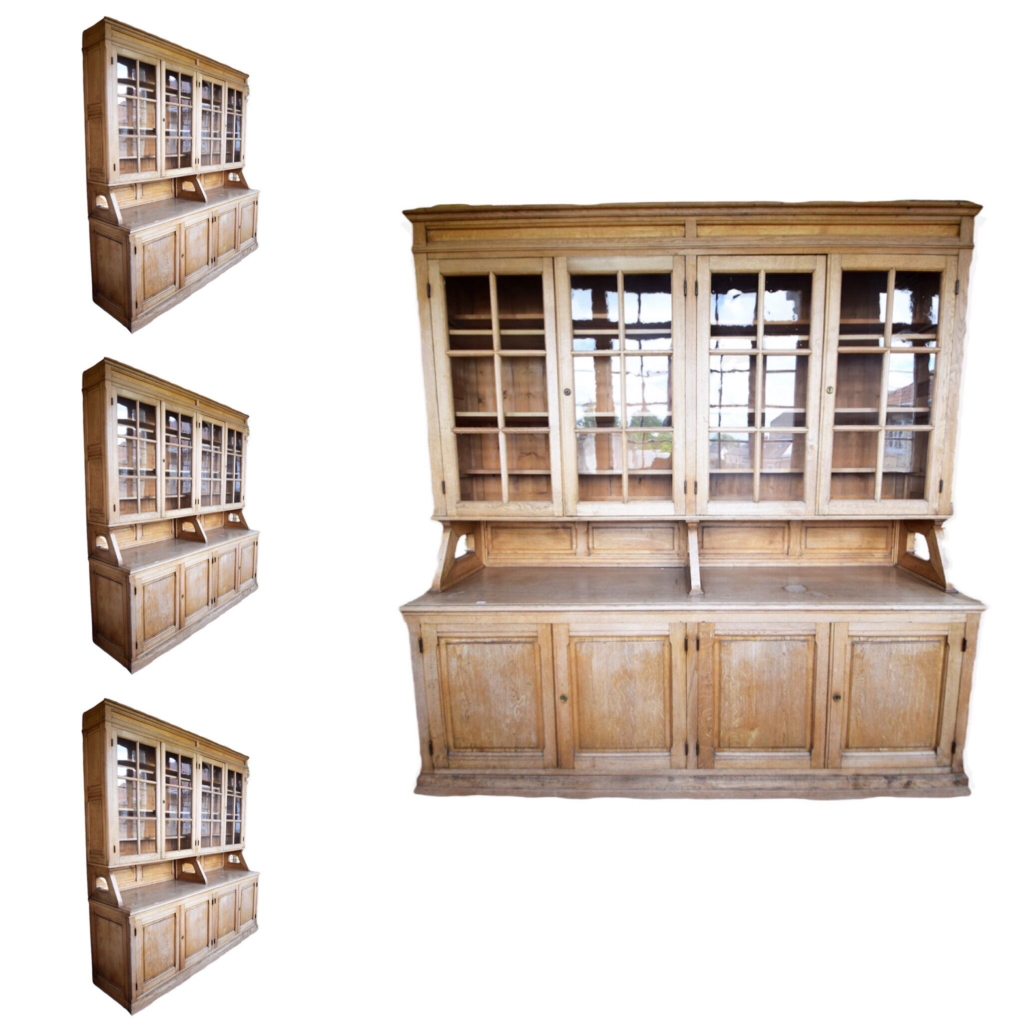 Glass library of a medical school in solid oak from the 1950s.
