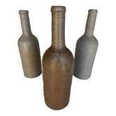3 bouteilles anciennes en grès mat