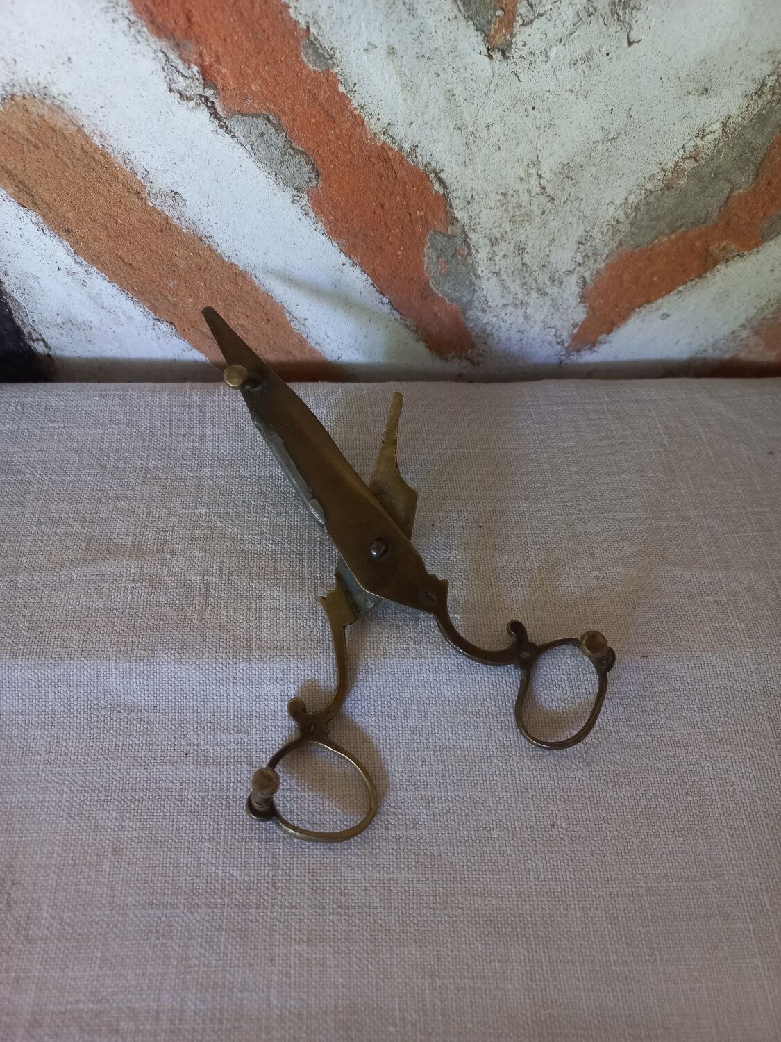 Candle speckle chisel