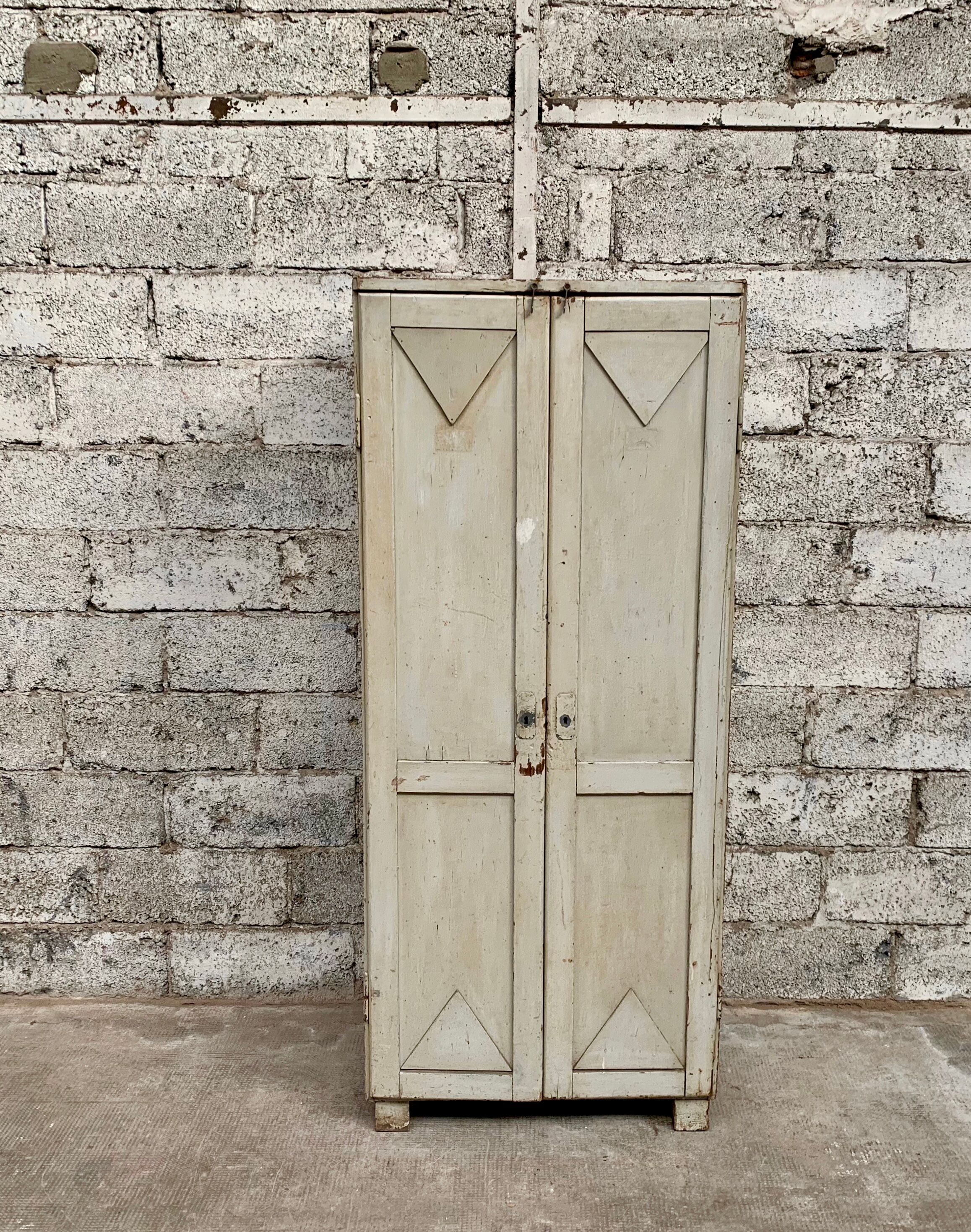 Ancienne vestiaire d'atelier