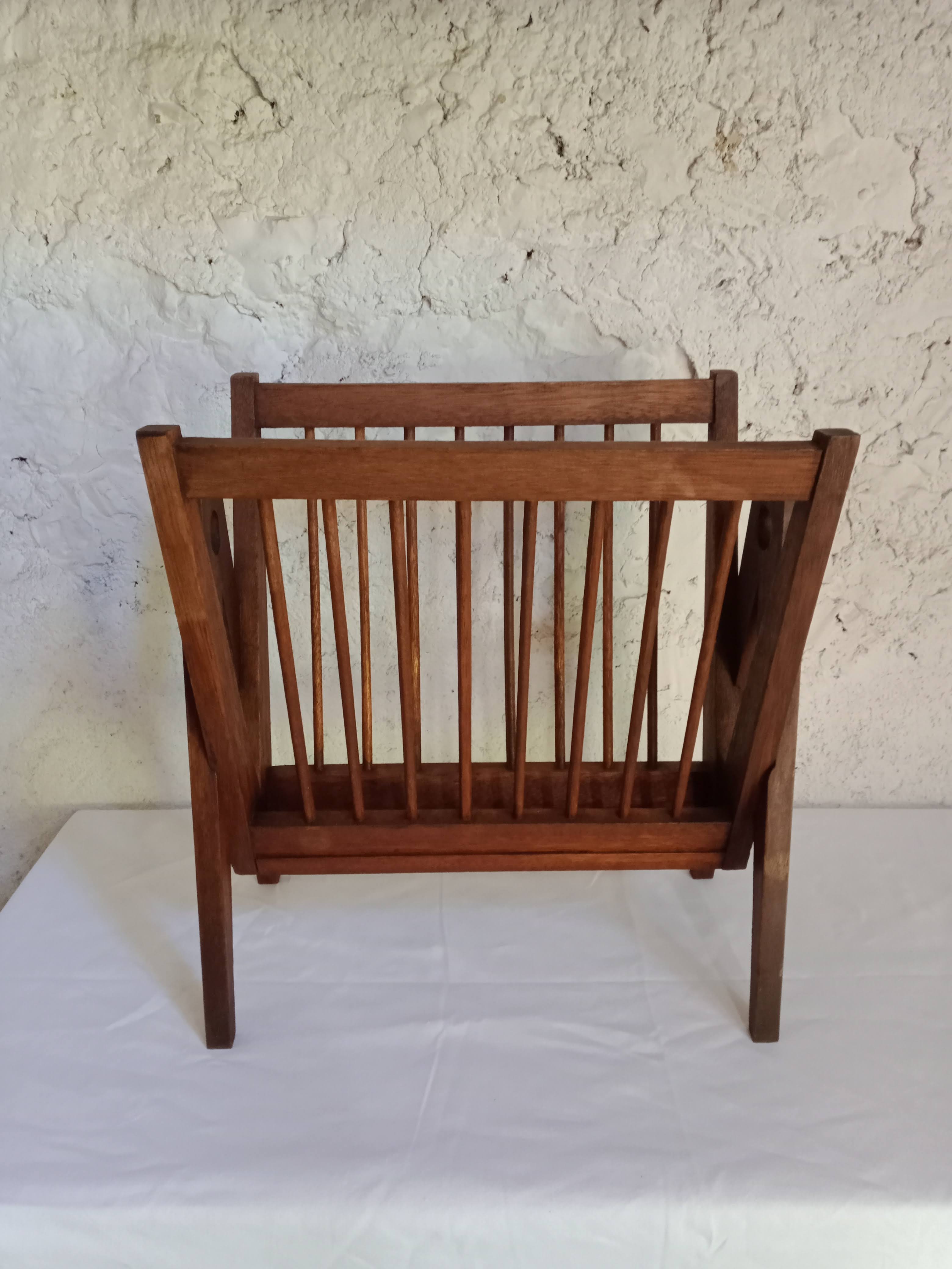 Newspaper holder compass feet 50s