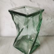Vase design verre torsadé