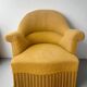 Fauteuil crapaud en tissu jaune