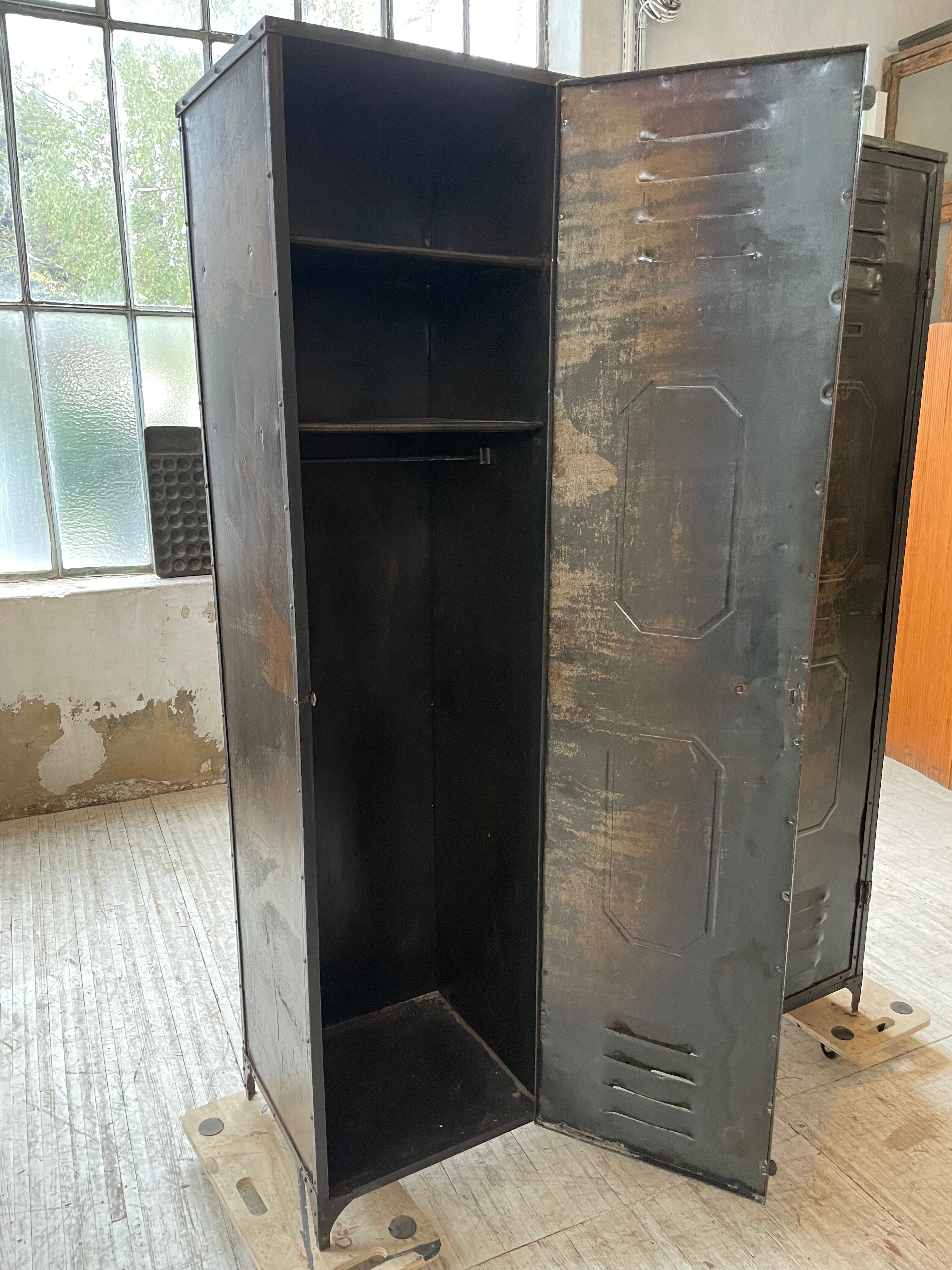 Riveted metal cloakroom Swchartz 1920