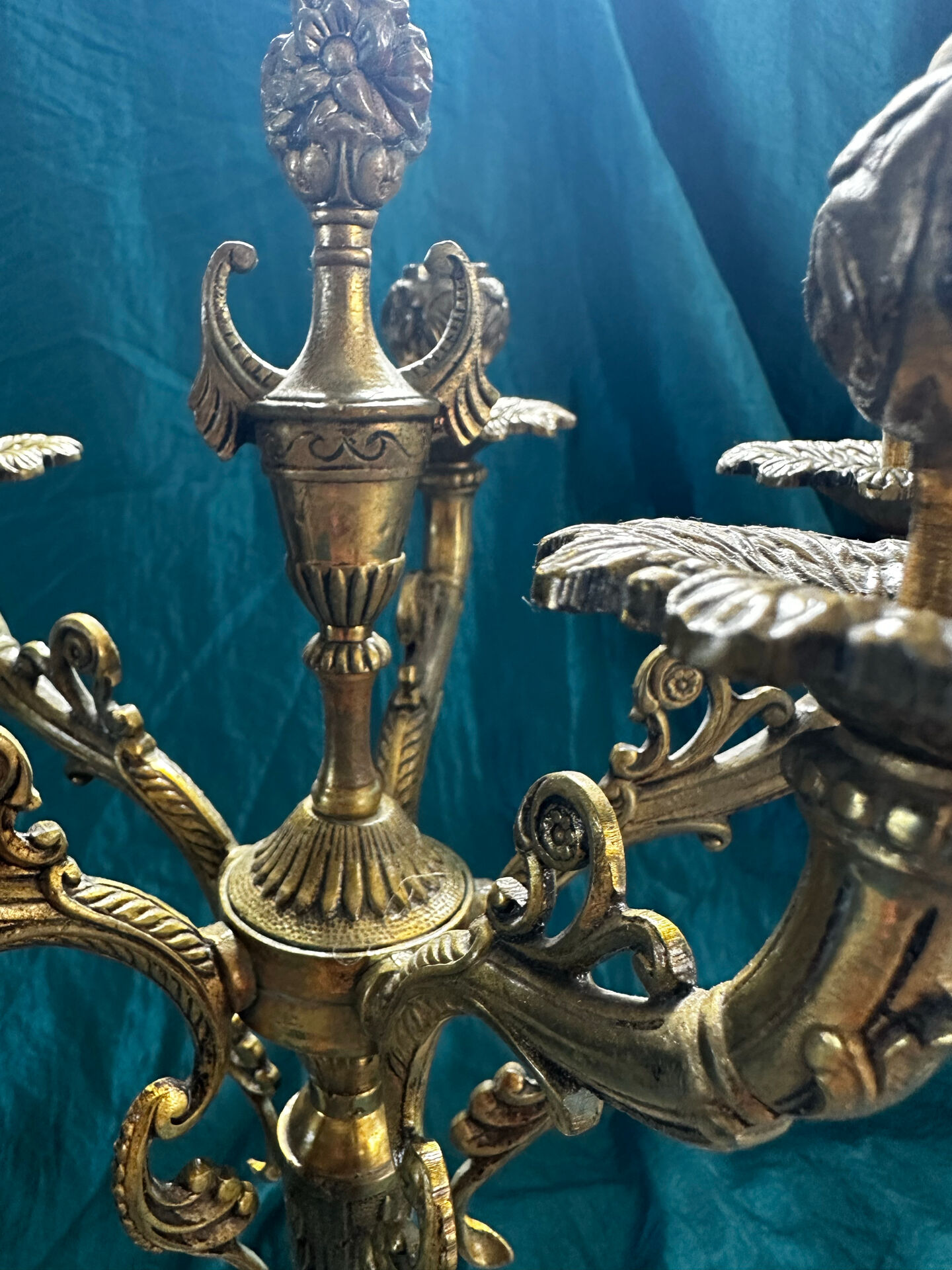 Superb rococo candelabrum. Louis XV, 5 lights. Electrified.