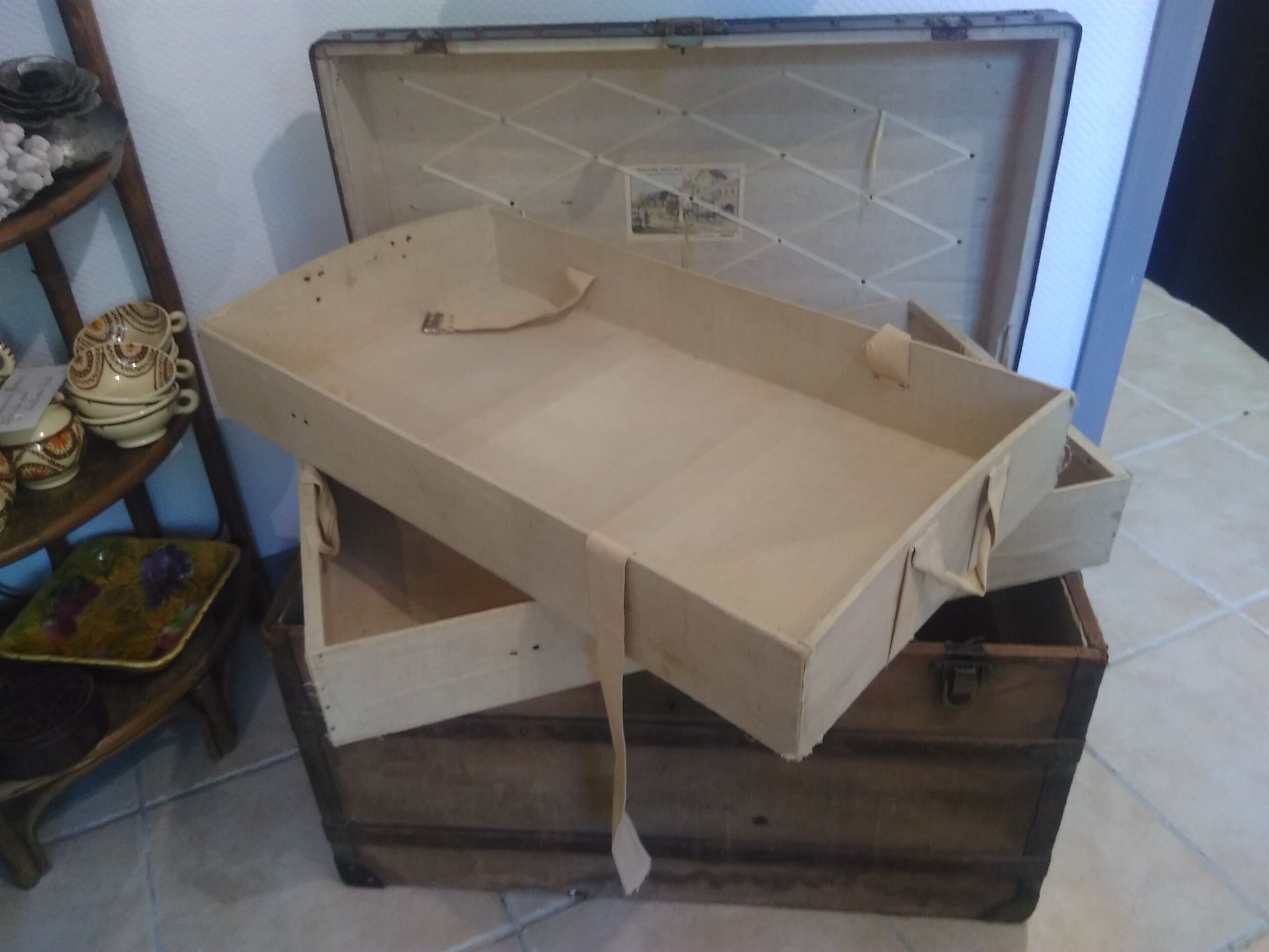 Curved trunk Moynat old compartments