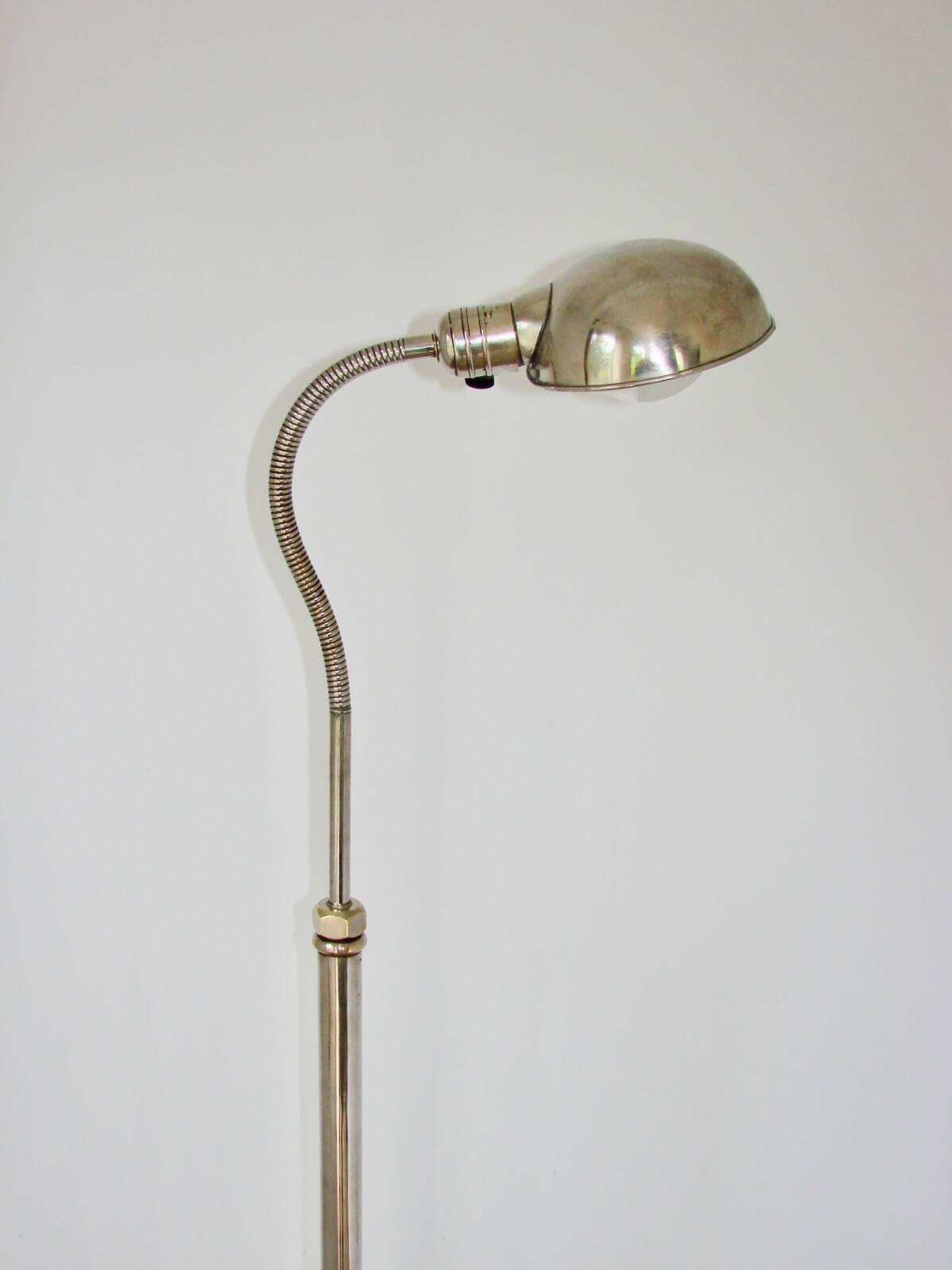 Art Deco Bauhaus floor lamp from the 1930s – nickel-plated brass, adjustabl