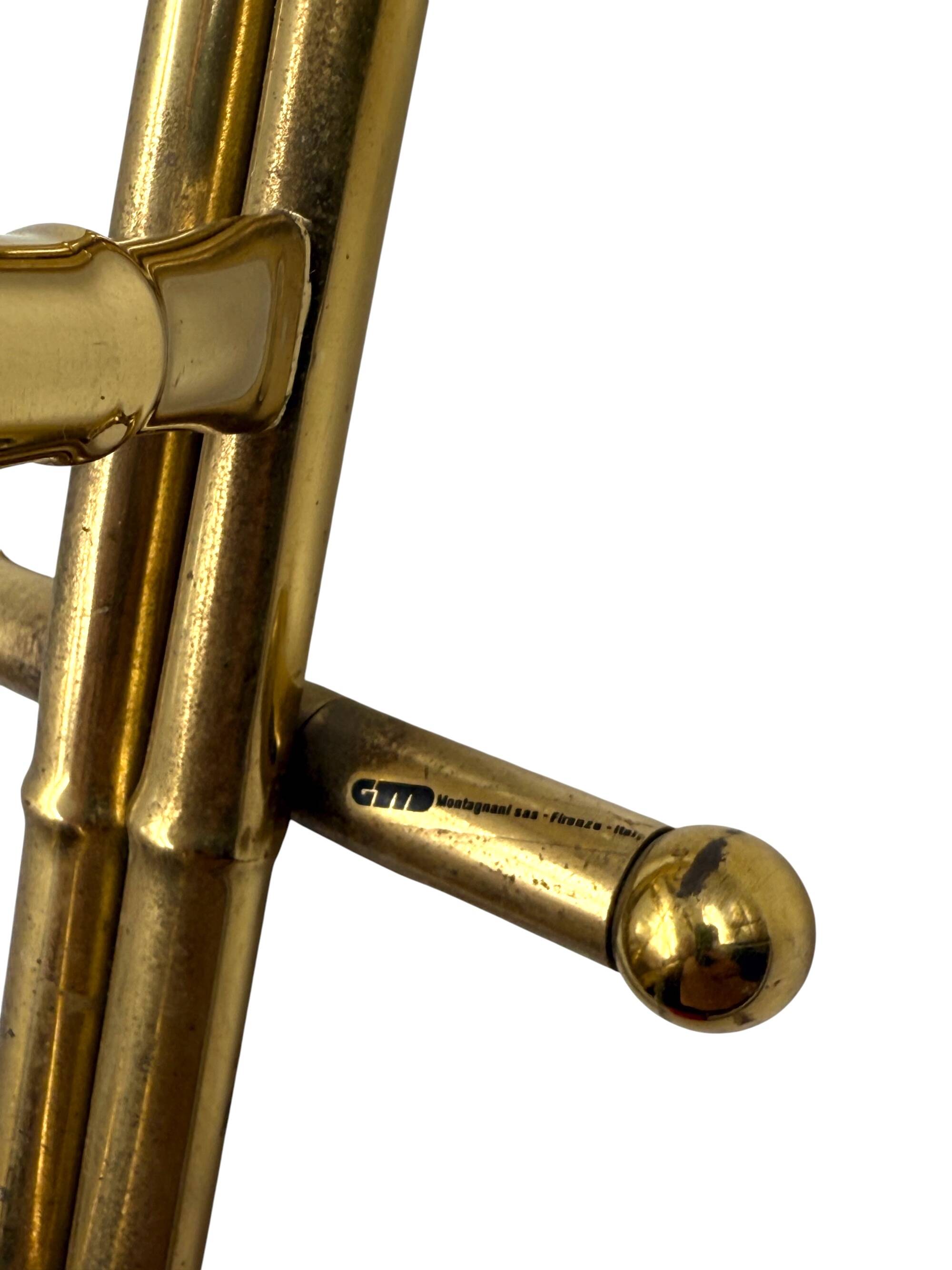 Hollywood regency bamboo-effect brass magazine rack, Montagnani, Italy 1970