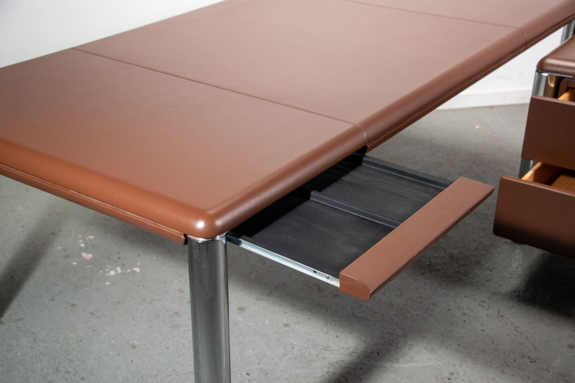 No. 3055D table desk and No. 3076 credenza extension from the Pfister Executive Office Collection for KnollStudio, circa 1988