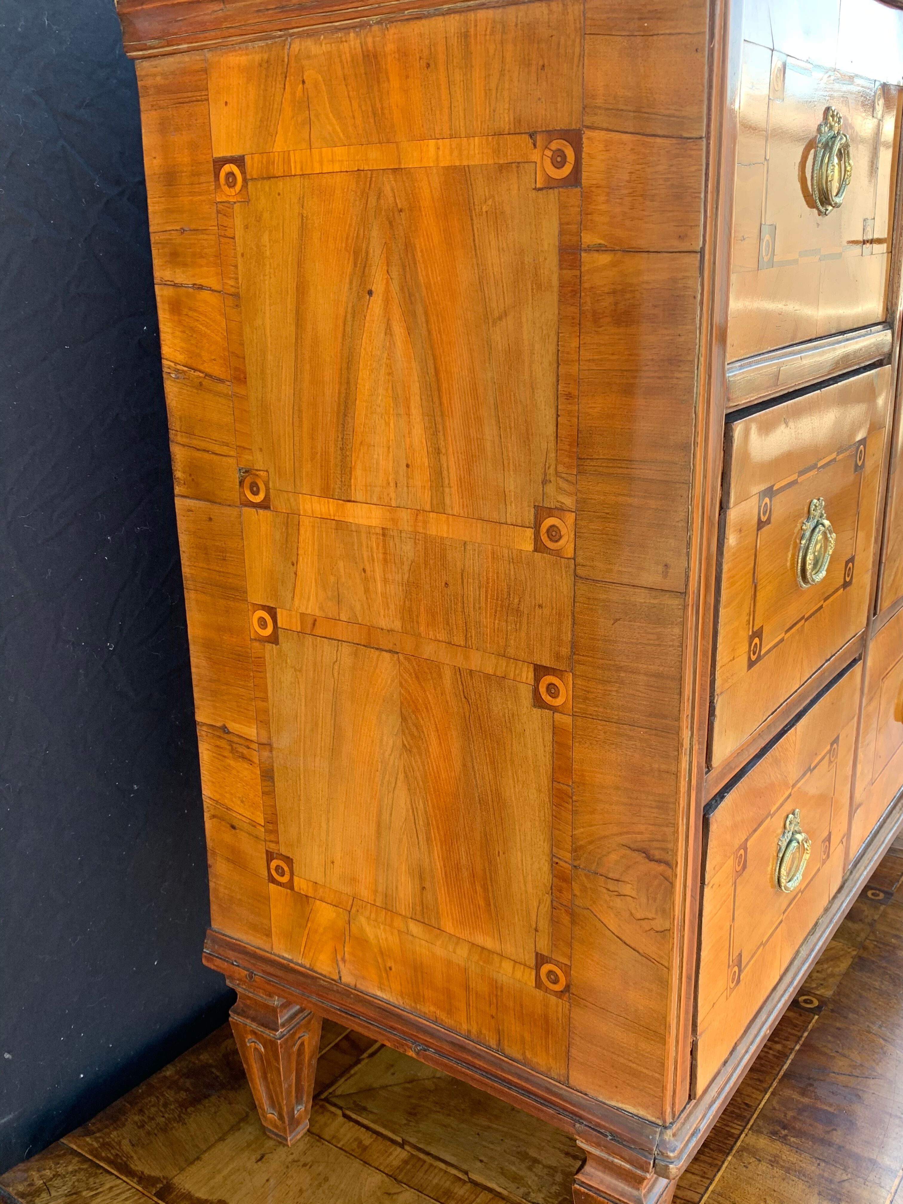 Cabinet in marquetry from Louis XVI period