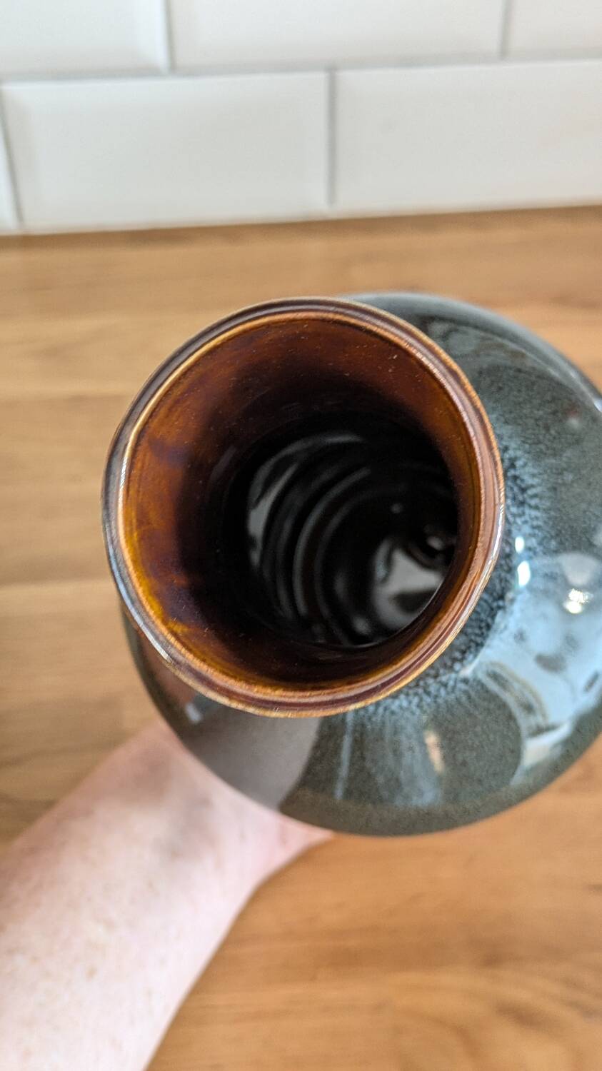Mirostowice vase from the 60s / black ceramic design art deco