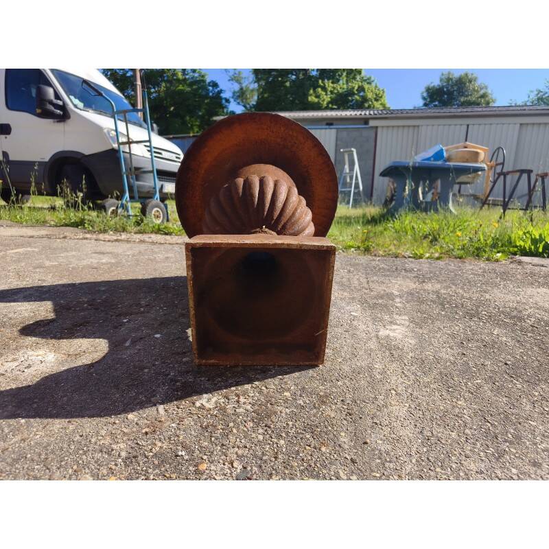Paire de vases en fonte 19ème Médicis