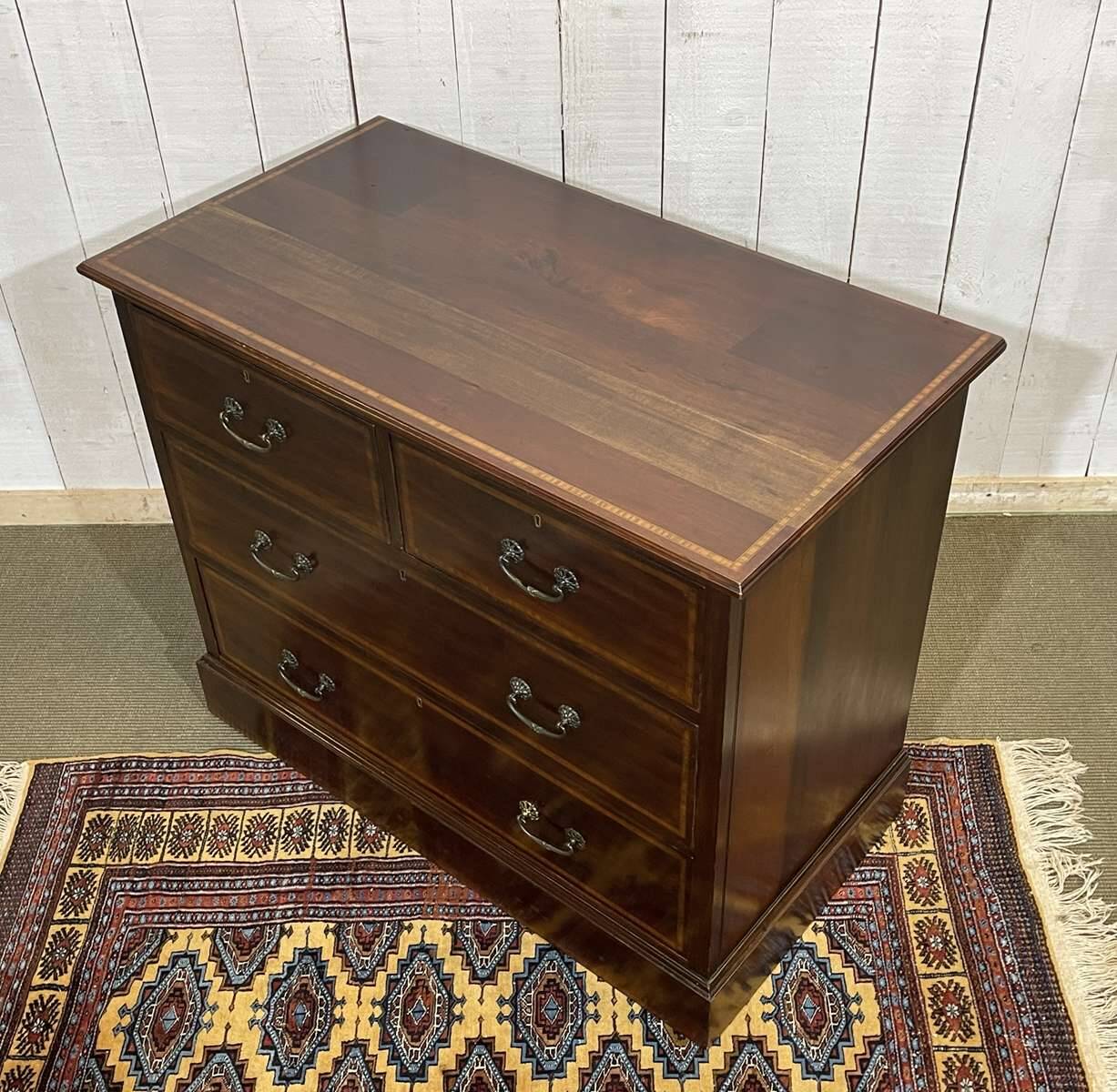Commode anglaise début XXème en acajou