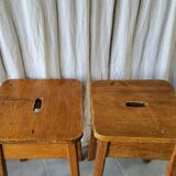 Paire de tabourets de ferme anciens