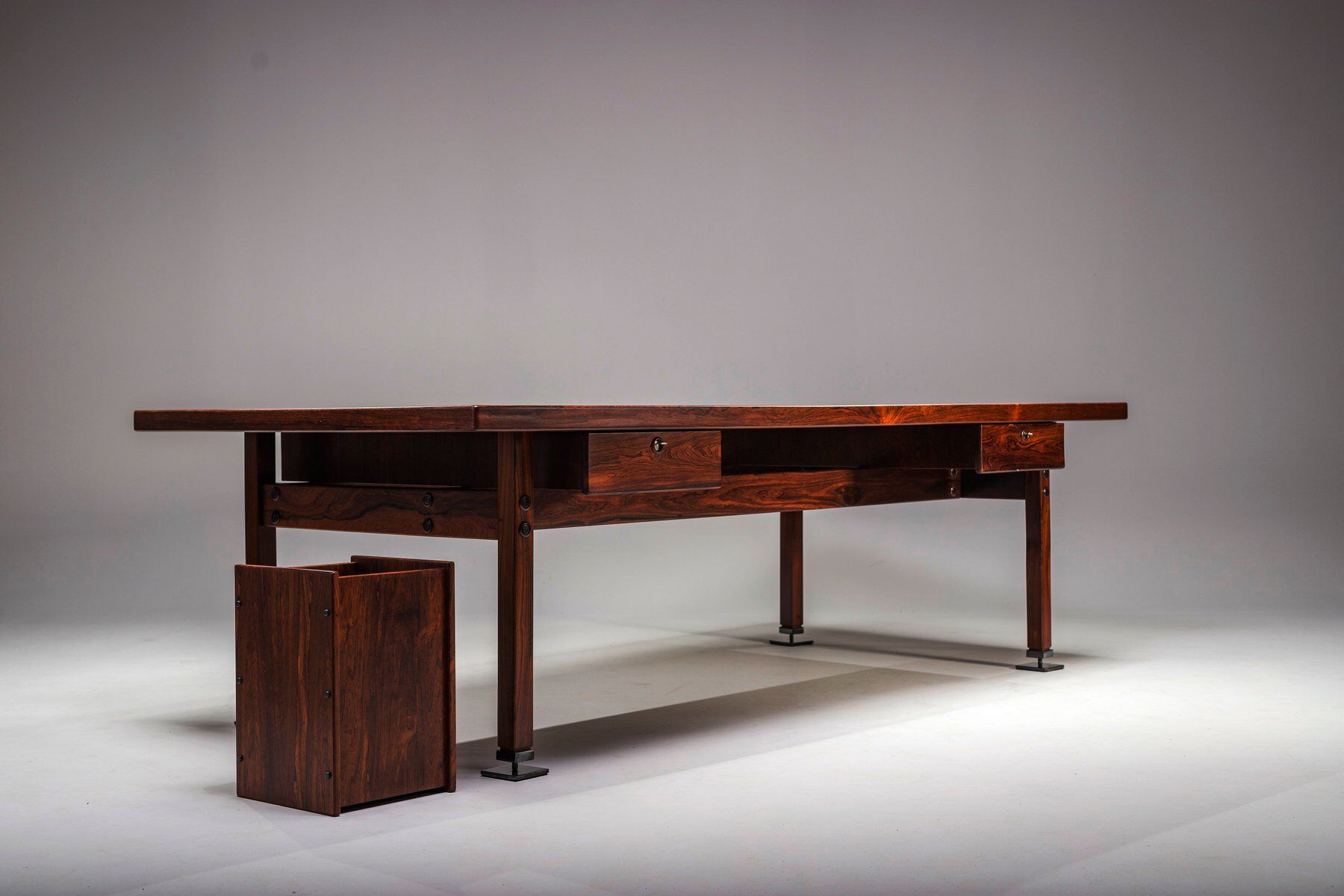 Itamaraty desk by Sergio Rodrigues for Oca, 1960s