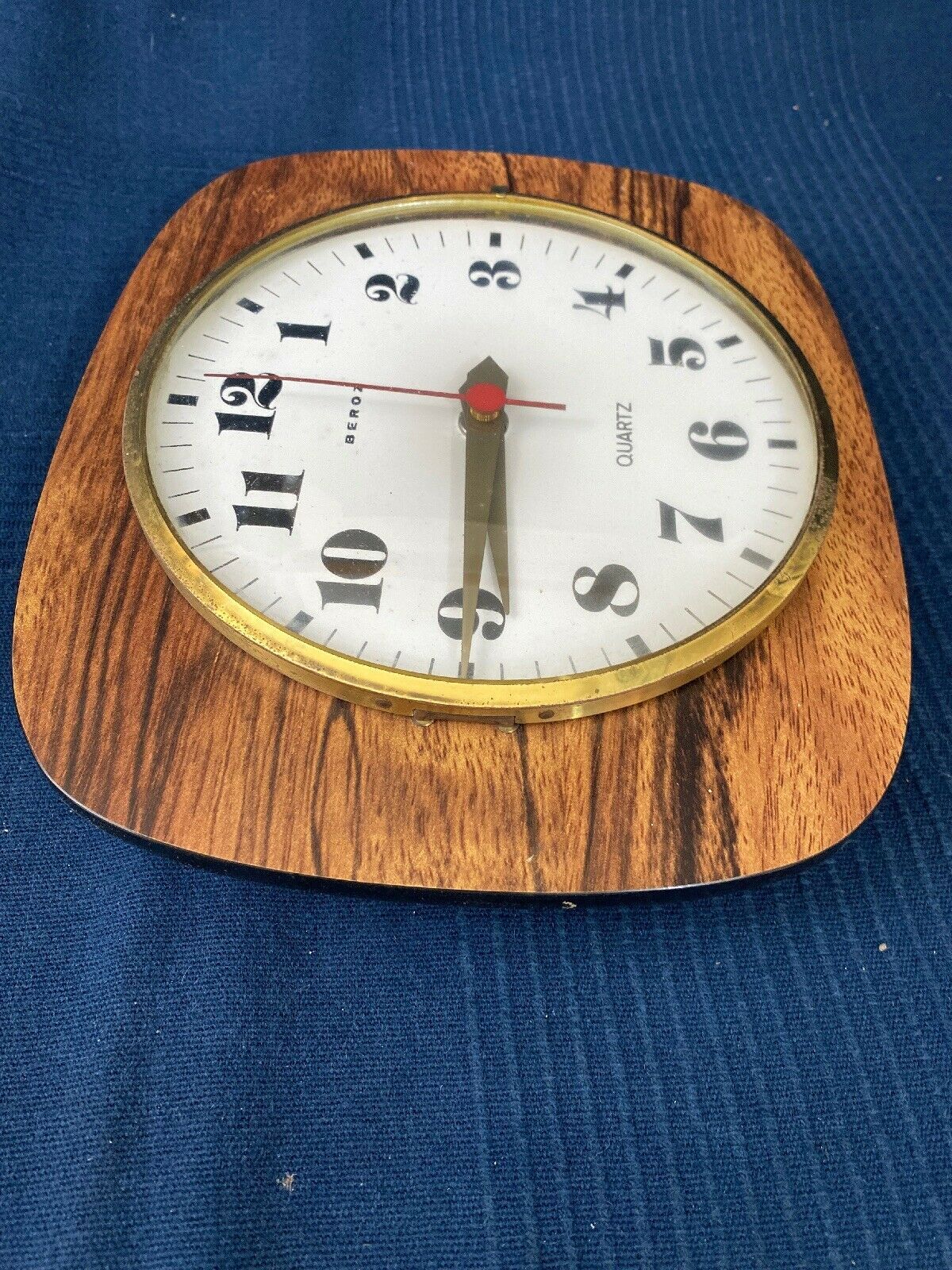 Beroz formica wall clock
